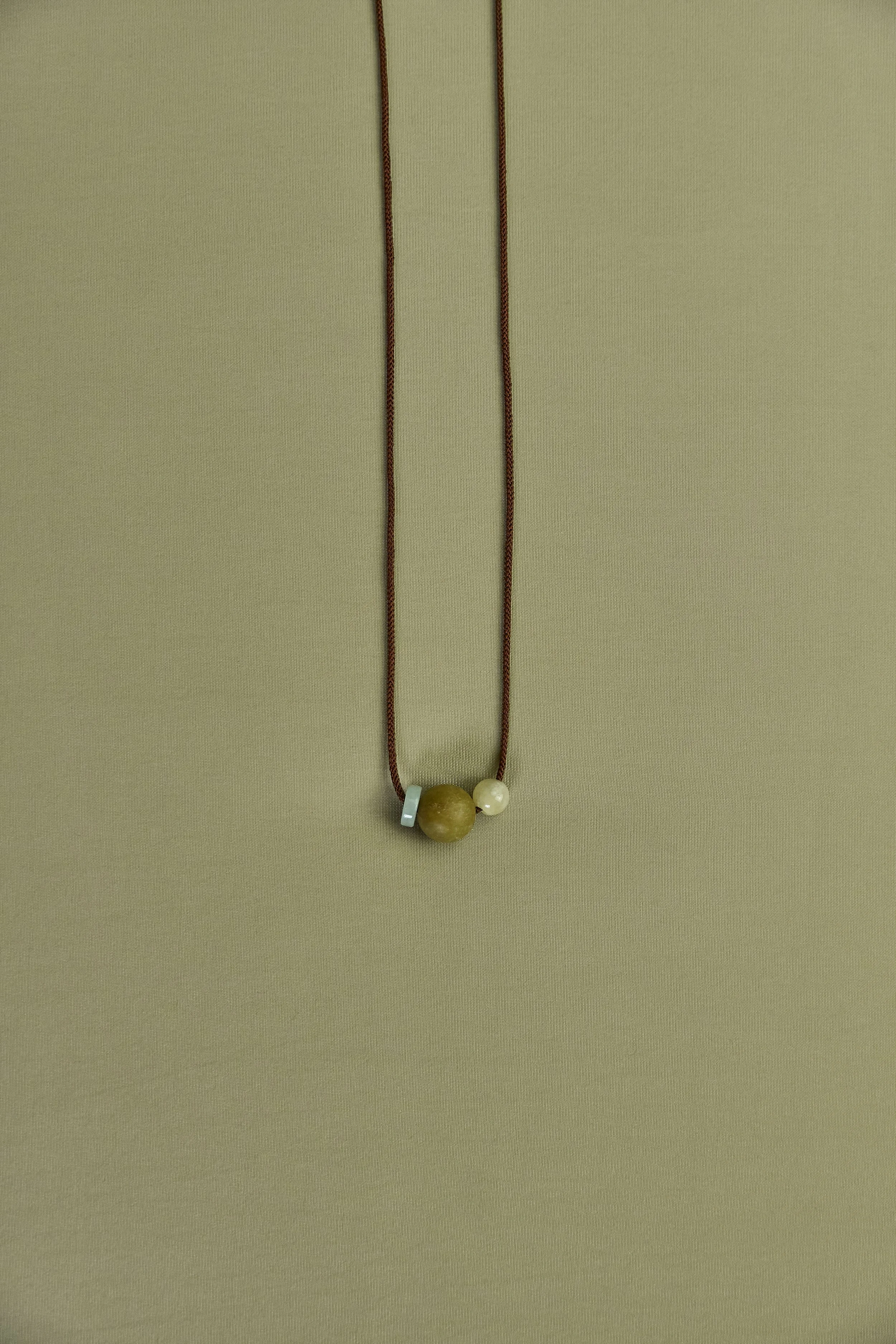 otràvie_SS26_beadnecklaceno.03_2.jpg