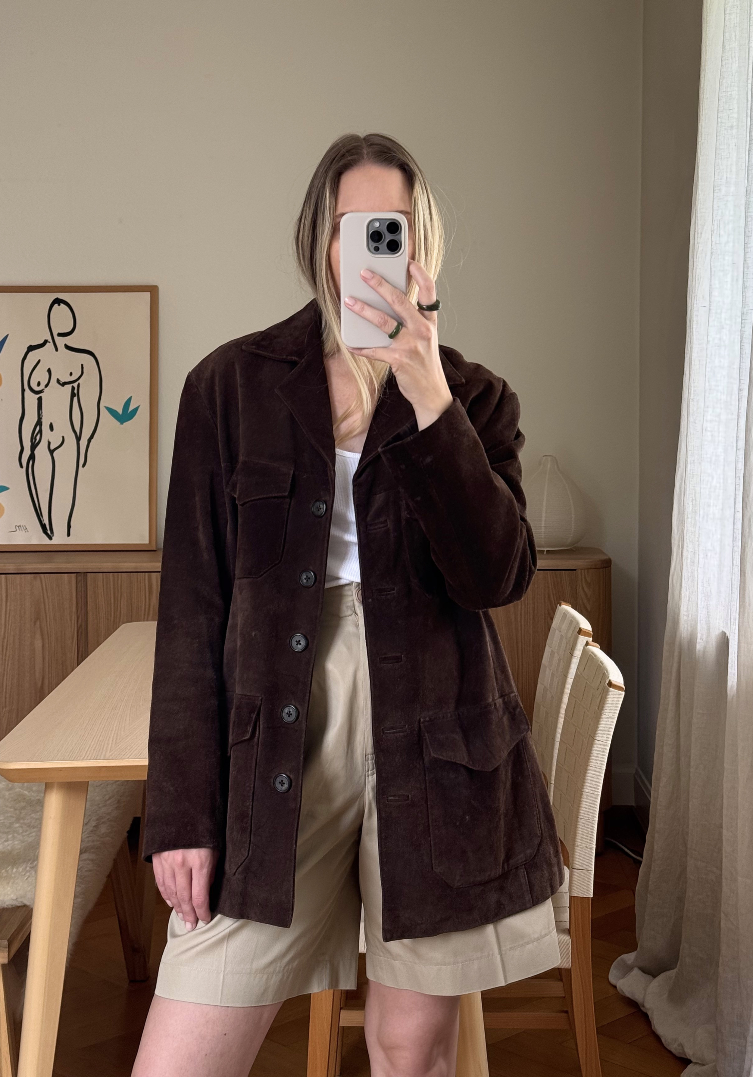otràvie_selfie_suedejacket_shorts_SS26.png