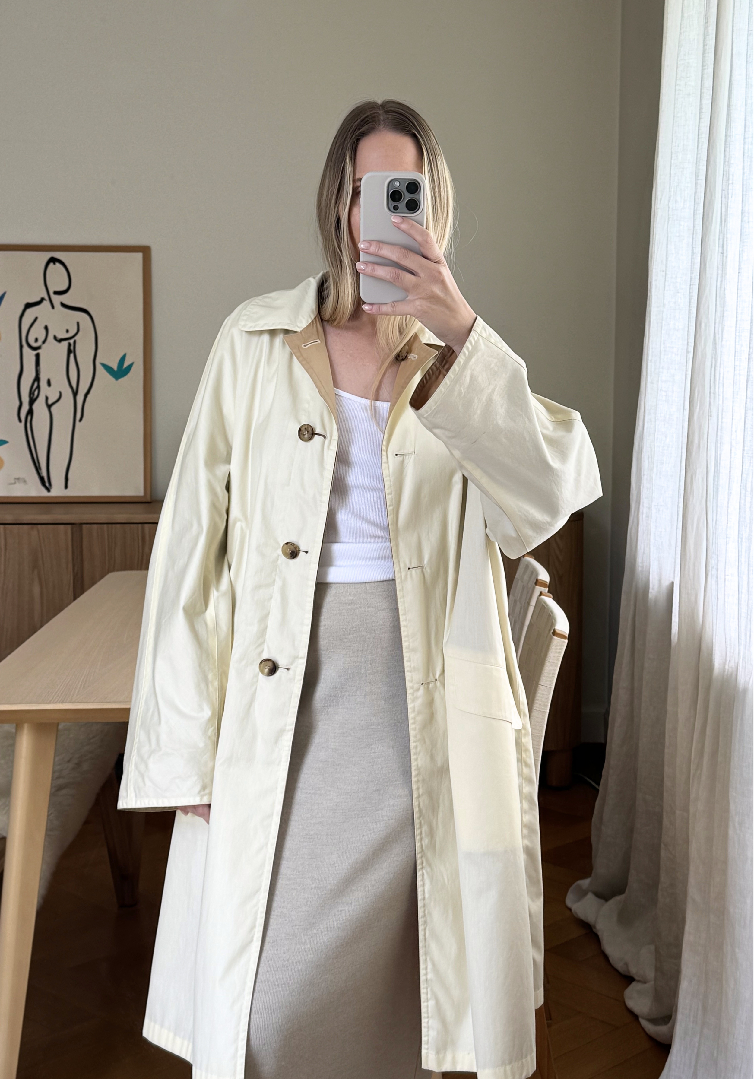 otràvie_selfie_trench_side2_SS26.png