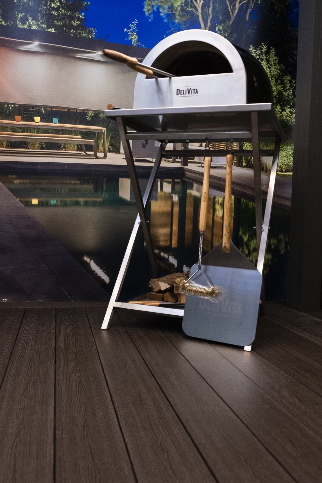 Awnings in Hull Canopies in Hull Awnings Retractable Canopies Parasols Café Barriers