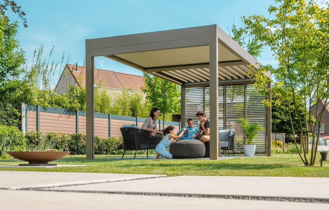 School's out for summer, retractable canopies are in ☀️ Keep your kiddies entertained by holidaying in your back garden.

Visit our website for more info 🔗 Link in bio.

#showroom #hull #kingstonuponhull #yorkshire #patio #patiodesign #patiocovers #