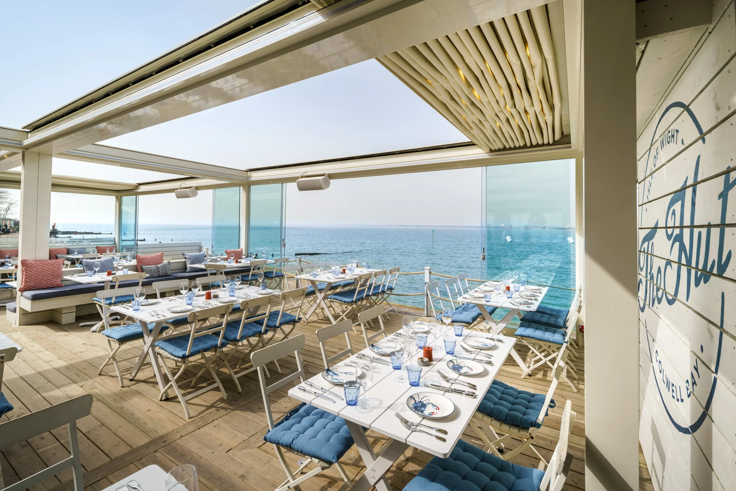 Awnings, canopies, pavilions, parasols Hull Shade Zone