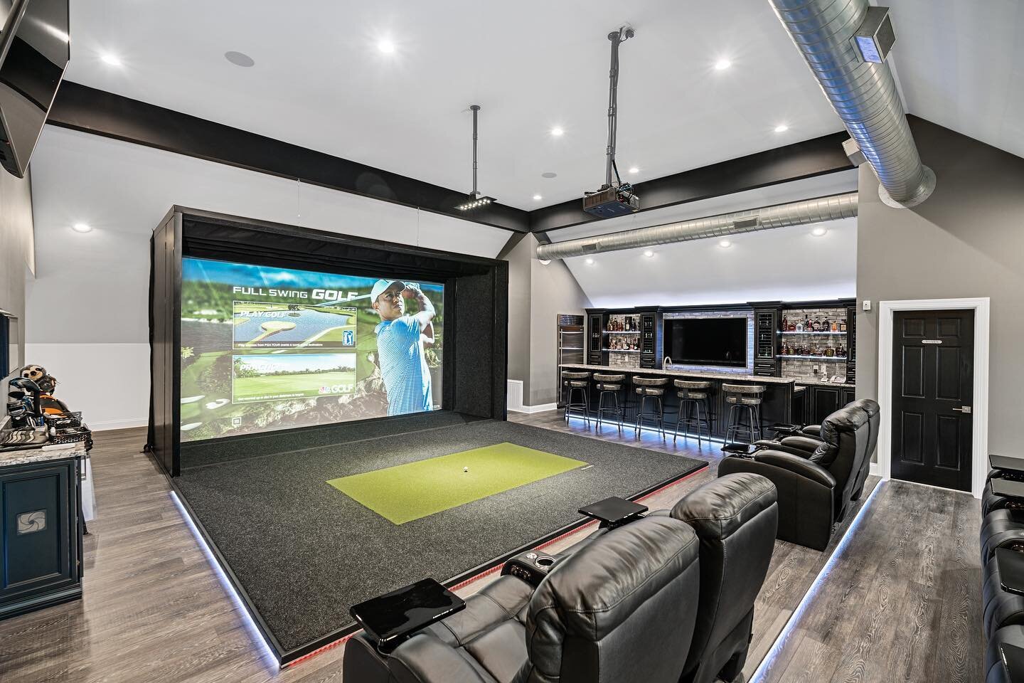 ATTIC OR BASEMENT⁉️ Which has the best features in this property? The ATTIC w/ golf simulator bar or BASEMENT w/dance floor bar ⁉️ You pick👇

#attic #atticmancave #golfsimulators #basementremodel #danceclubforhomos #realestate #realestatemarketing #
