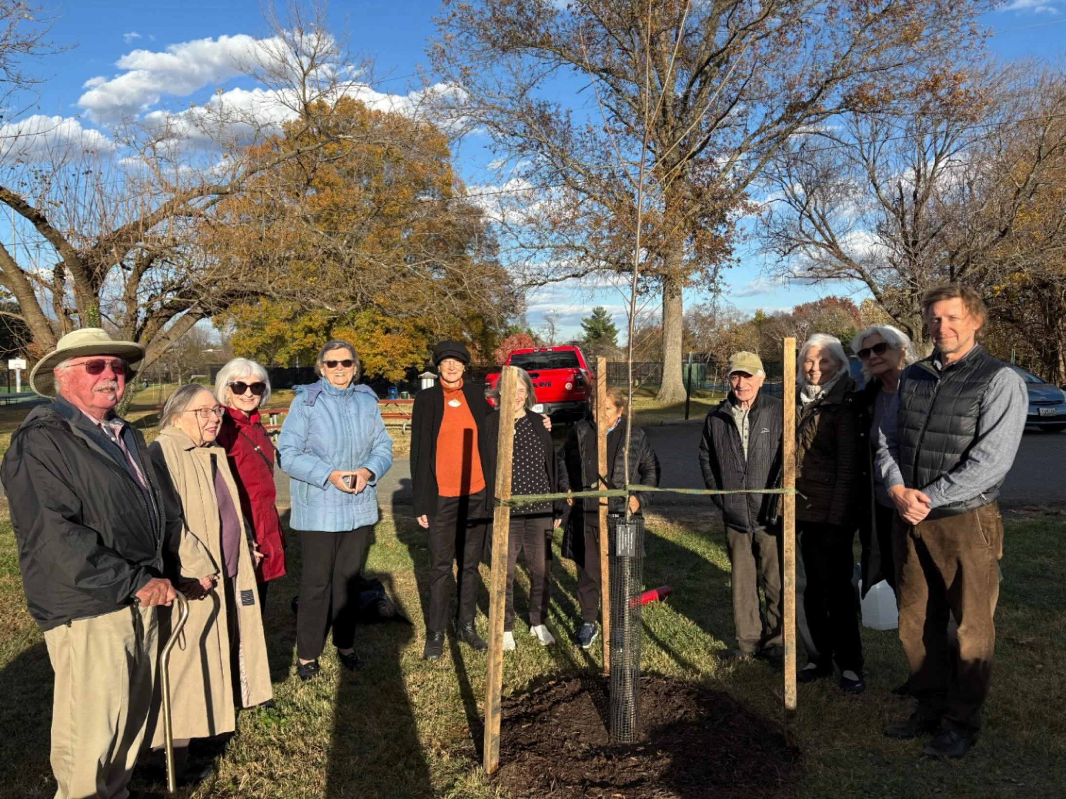 On November 12th, McLean resident, Merrily Pierce, and friends gathered to celebrate the life of Merrily&rsquo;s dear sister, Lauri Morrow Alsaffar.  In memory of her sister, Merrily requested that McLean Trees Foundation plant a lovely American Elm 