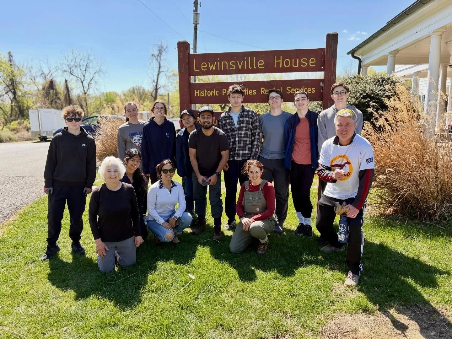 After a week cooped up in the office and at school, our MTF volunteers appreciate the opportunity to get outside and CUT THE VINES that bind our trees!  It&rsquo;s an amazing way to work off some steam and meet some new friends as we also make our lo