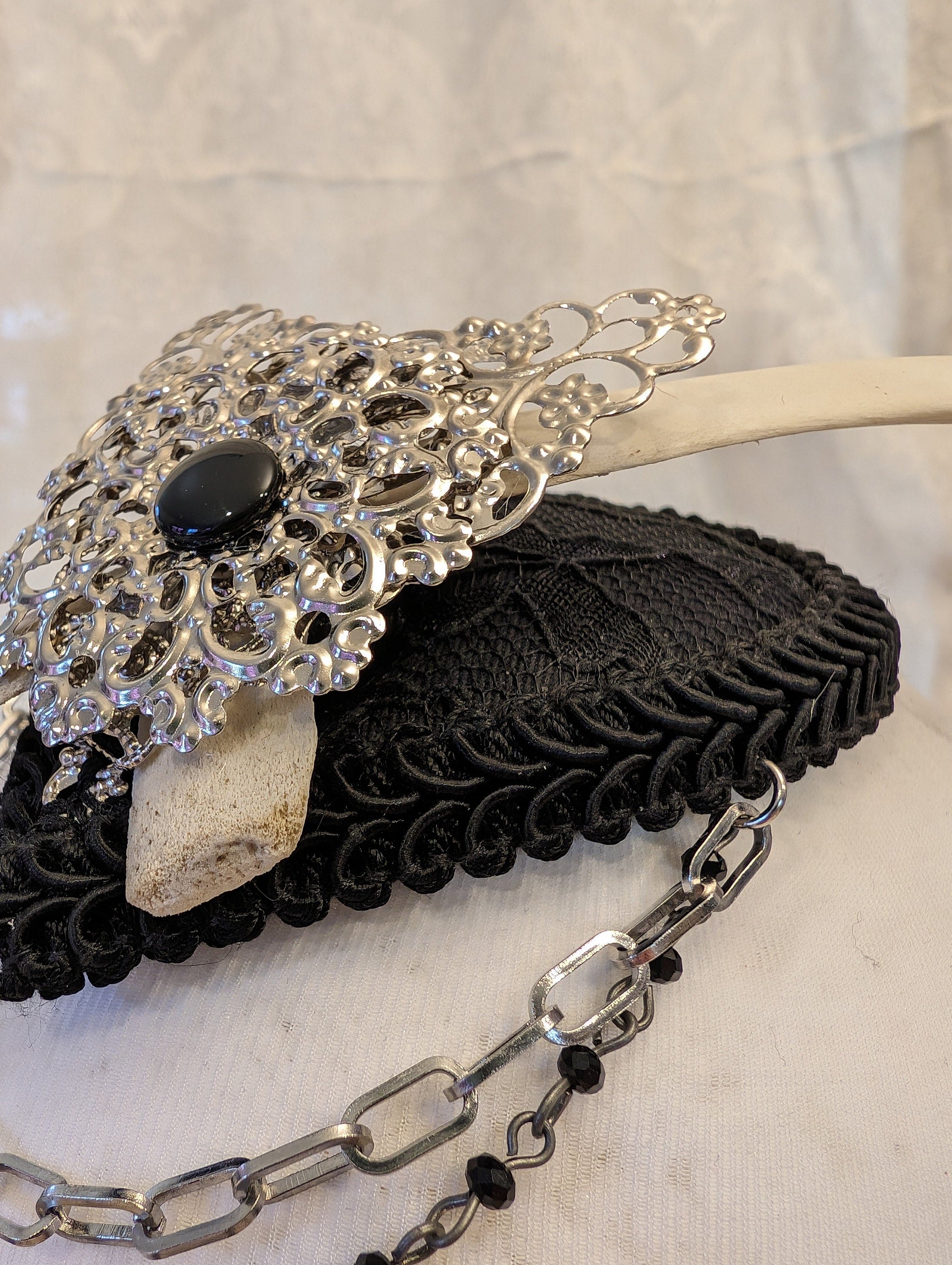 https://i.etsystatic.com/13165063/r/il/6470da/5804325969/il_fullxfull.5804325969_nhyd.jpg