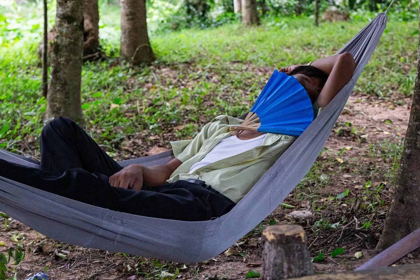 Vietnam Mon Amour &ndash; Chapter 4
Nap time. In Vietnam, a nap is a relief from the heat, especially during the hottest hours of the day.
Napping here is more than rest it&rsquo;s almost an art form, expressed in many forms.💤 🥱 😴 🛌