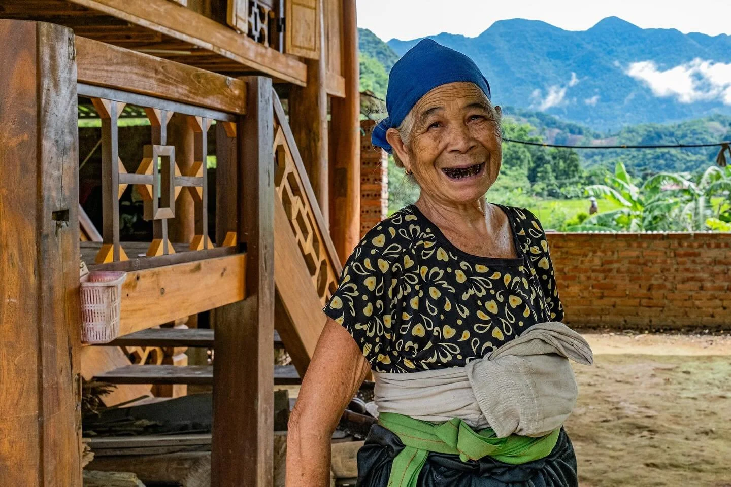 Vietnam 🇻🇳 Mon Amour Chapter 6
A series of portraits taken across the country from the ethnic minority of the &ldquo;black teeth woman,&rdquo; to the faces of street markets, to the hard work of Farmers in the rice fields.
Each portrait tells a sto