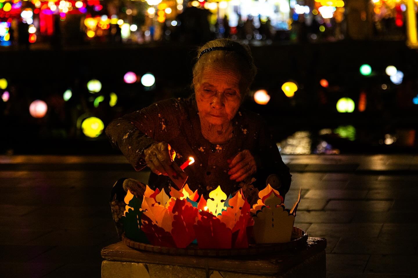 Vietnam 🇻🇳 Mon Amour &ndash; Final Chapter
Every evening, Hoi An transforms its riverside into a triumph of lanterns and candles filling the air with light, color, and calm an incredible show for the eyes and for the heart 
#VietnamMonAmour #HoiAn 