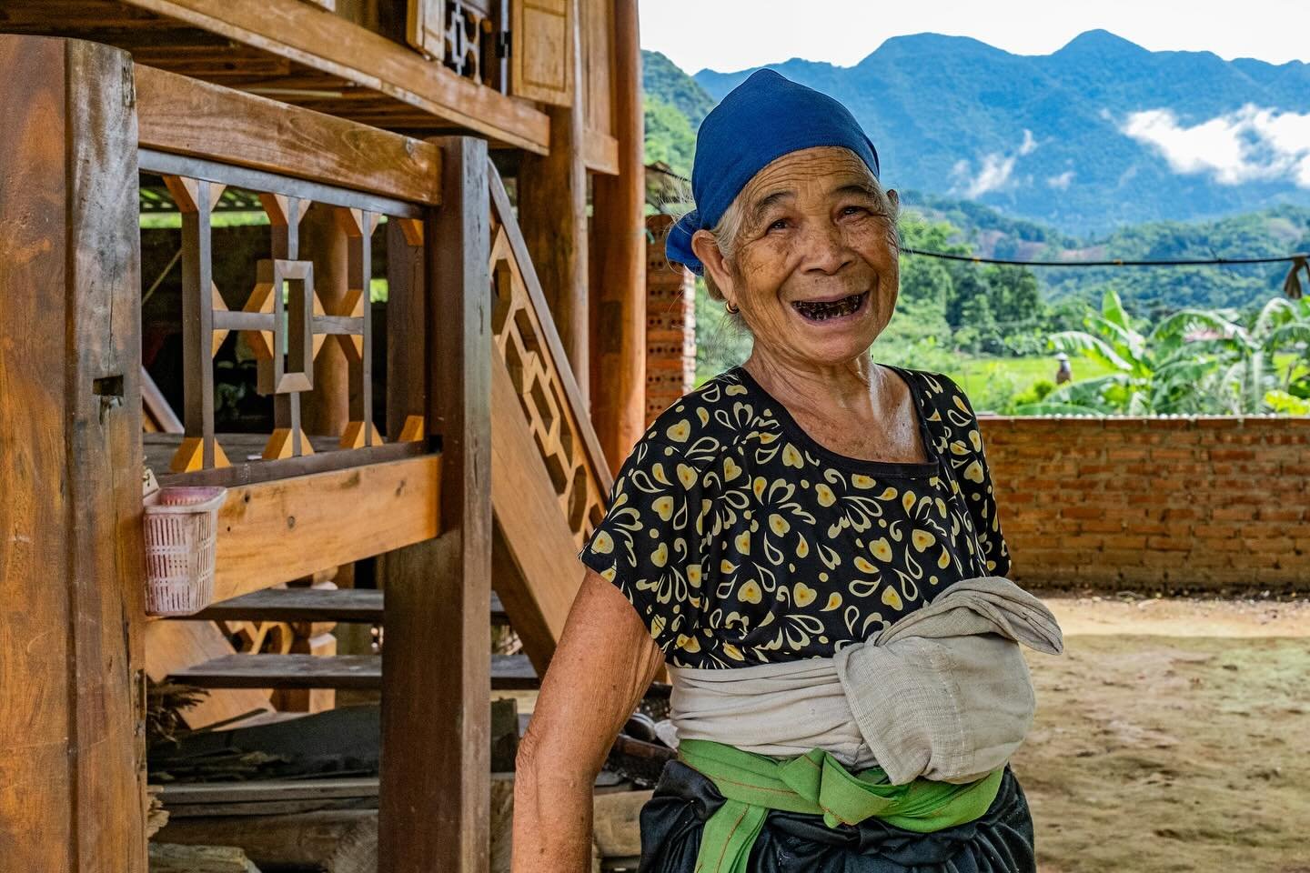 Vietnam 🇻🇳 Mon Amour Chapter 6
A series of portraits taken across the country from the ethnic minority of the &ldquo;black teeth woman,&rdquo; to the faces of street markets, to the hard work of Farmers in the rice fields.
Each portrait tells a sto