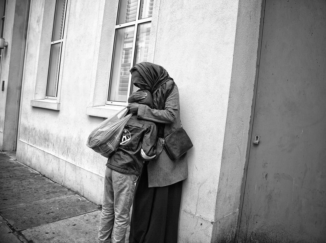 W10 London 🖤
Small Moments and quiet stories of everyday life, featuring mothers and her daughters. 
👉 Full project on my website: lorenzogrifphoto.com/w10-london
 #balckandwhitephotogrphy #W10London #PortobelloRoad #LondonPhotography #StreetPhotog