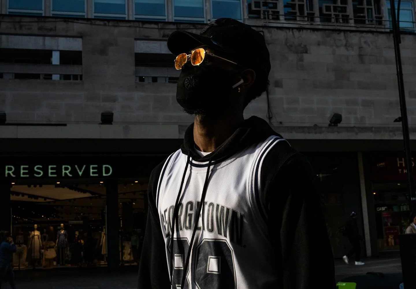 Same streets, different light.
Following up from the last post,still watching, still walking, but this time pushing it further.
Using those sharp pockets of light to pull people out of the chaos, letting them exist for a second on their own.
The city