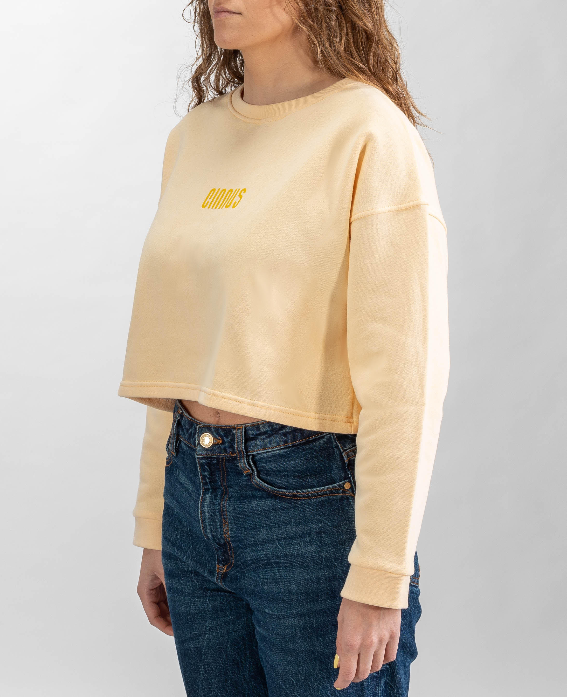 Studio-Session-BARBARA-CROP-AMARELA-(3_4).png
