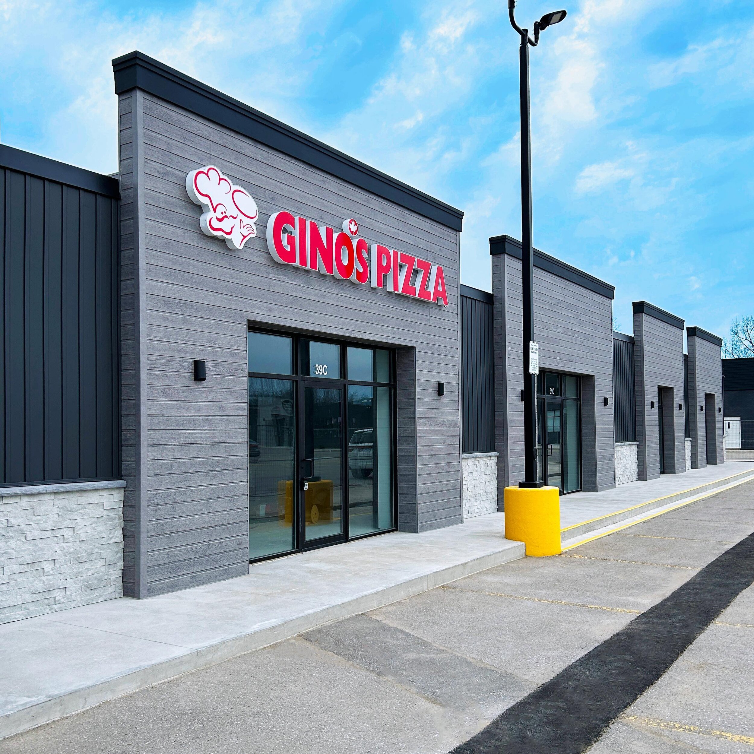 @ginospizzacdn 🍕is also coming soon to Downtown Strathroy, and can be found in Unit C at 39 Front St E! There are only two vacant units remaining in this newly renovated 6-unit commercial building. For more information, head to: www.theshopsonsydenh