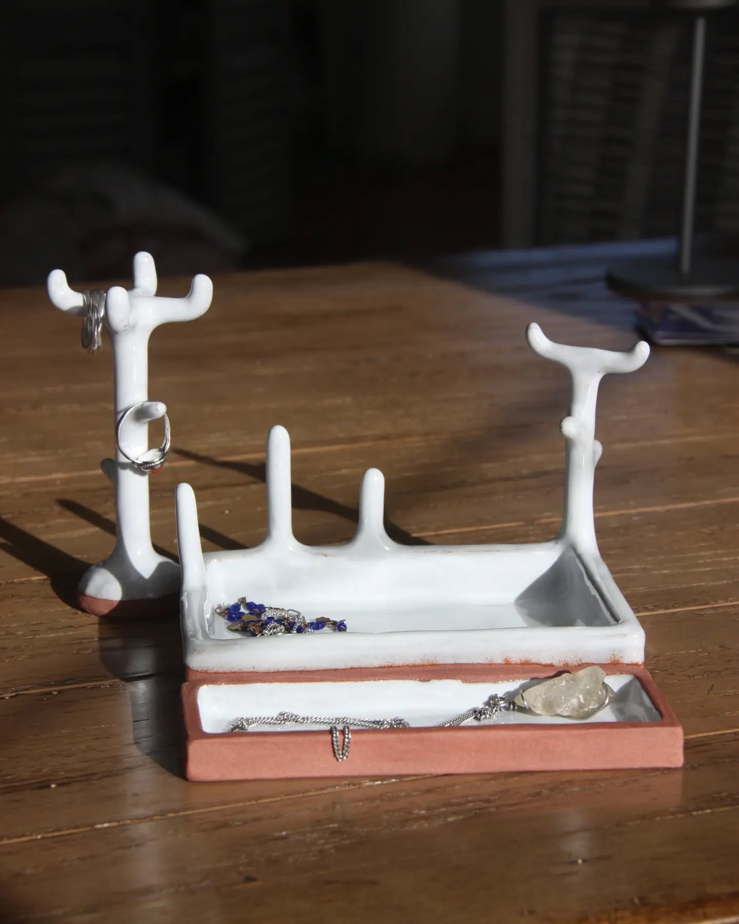 La famille de porte bijoux 🤍

#poterie #modelage #portebijoux #artisane #ceramique #faitmain #lithotherapie #bijoux