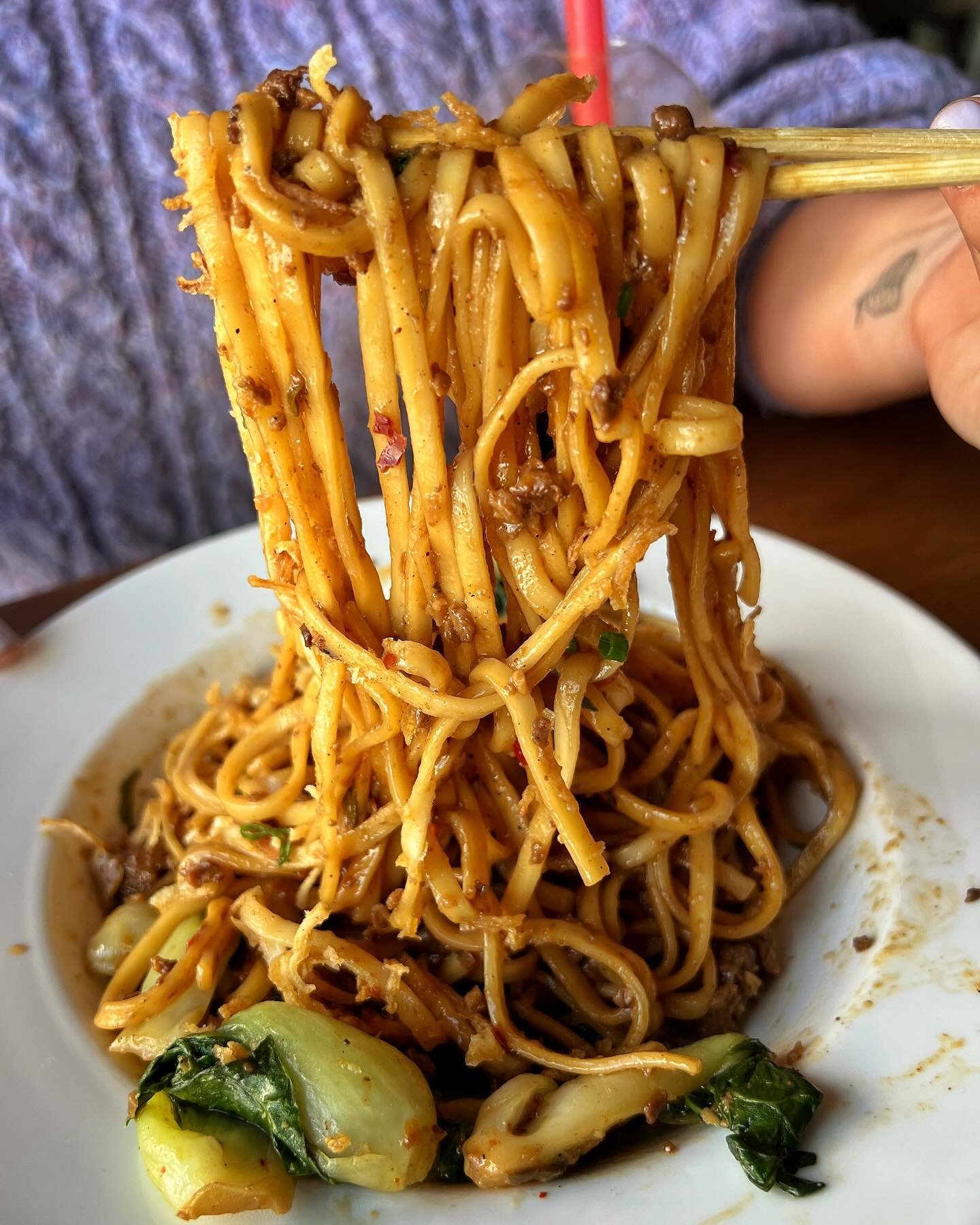 Satisfy your tastebuds on our delicious DAN DAN NOODLES! 🍜🔥😋
#ROGUEPANDA #NYC
📍ROOFTOP LEVEL at @timeoutmarket!
🧋 Visit our sister restaurant @the.rogue.boba!