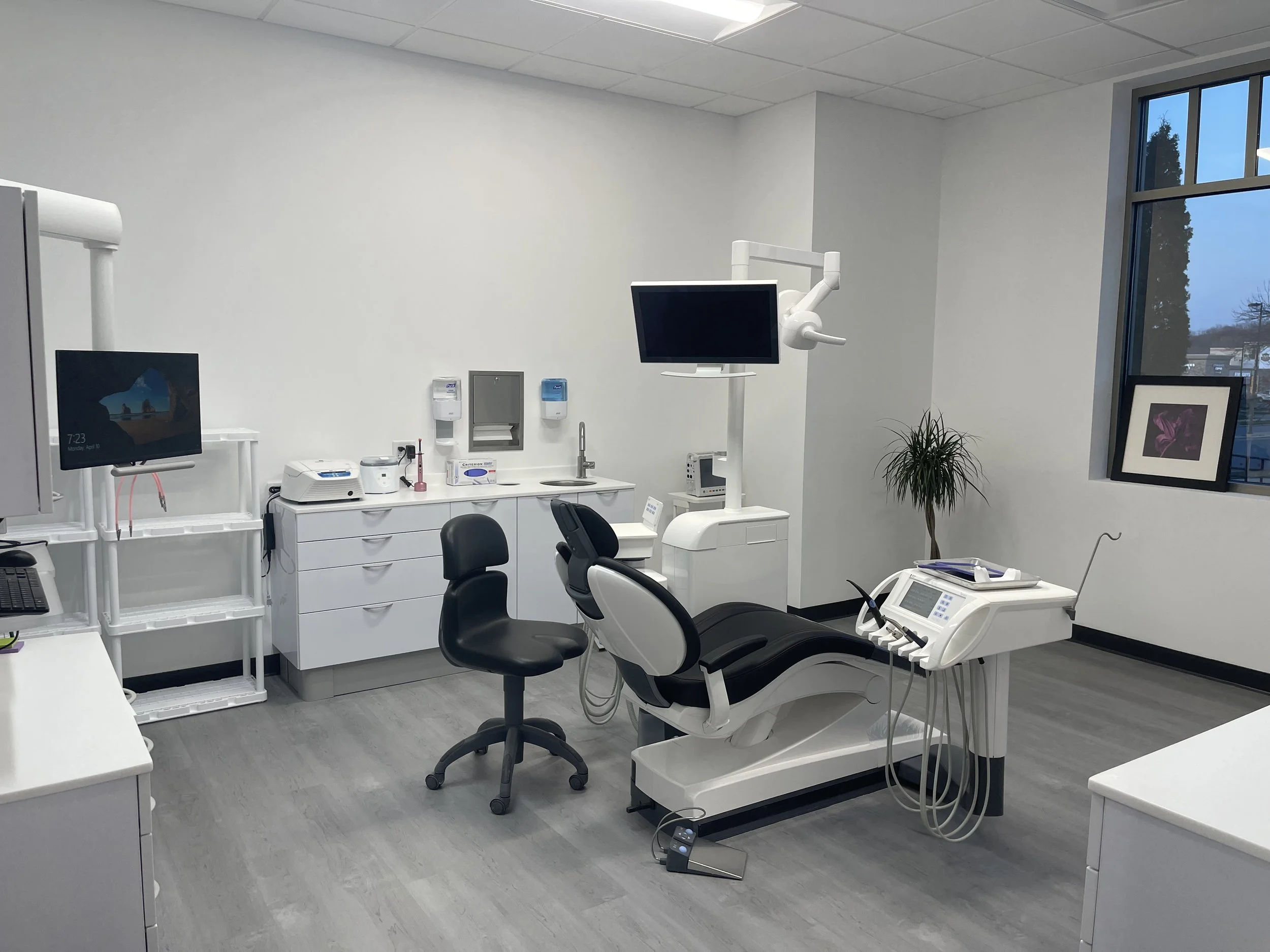 Dental Implants — Distinctive Dental Implants