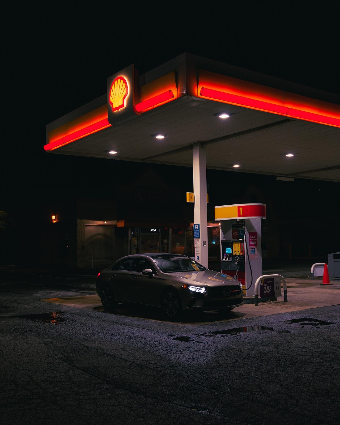 Shell stop w/ Mercedes A225 4 Matic⛽️📸 
-
-
-
Gear used:
📸 Sony Alpha A7IV
👁️ Sigma Art 24-70mm F2.8 
💻 M1 MacBook Pro
🛠️ @adobe @lightroom 

LET ME BLESS YOUR FEED 🙏🏽
Follow for more
▪️
▪️
▪️