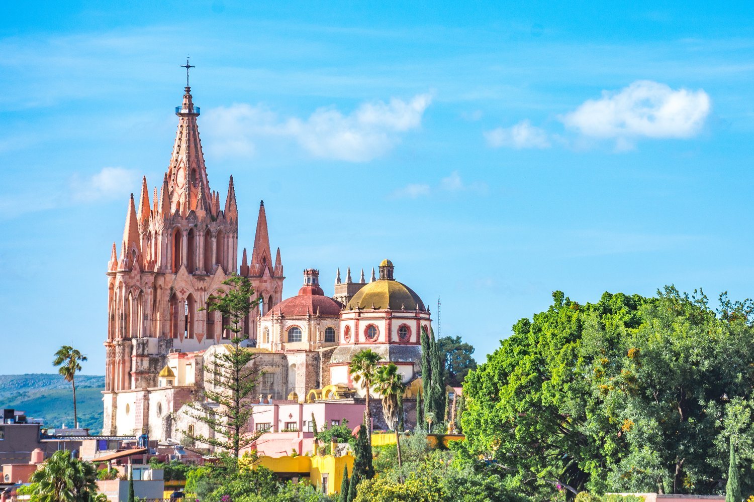 Join Christopher Sanchez in San Miguel de Allende, where he will be discussing generative AI, quantum computing, and AGI at the Guanajuato International Film Festival. 