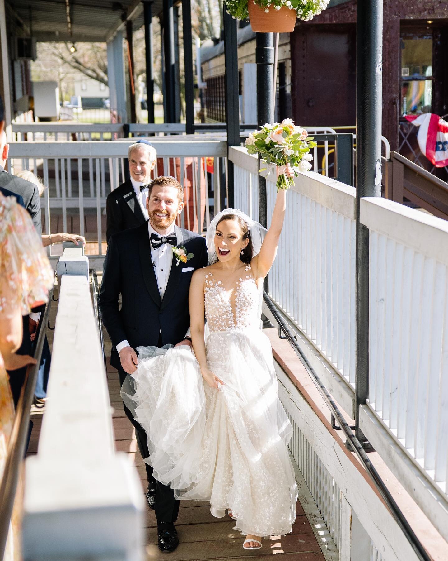 That *Just Married* Vibe ✨ 
&bull;
&bull;
&bull;
&bull;
#newyorkweddingphotographer #nycweddingphotographer #hudsonvalleywedding #hudsonvalleyweddingphotographer #newjerseyweddingphotographer  #nycwedding #westchesterwedding #westchesterweddingphotog