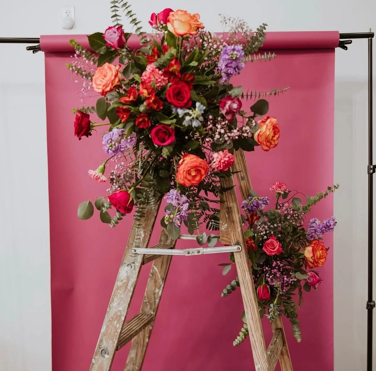 CALLING ALL CREATIVES 🔊 

Are you planning a photoshoot, filming a video or creating content? 📸📲 🎥🎙 

Casa Bloom Studios is a creative space in the heart of Downtown Santa Ana. @dtsantaana 

#casabloomstudios #creativestudio #creativespace #phot