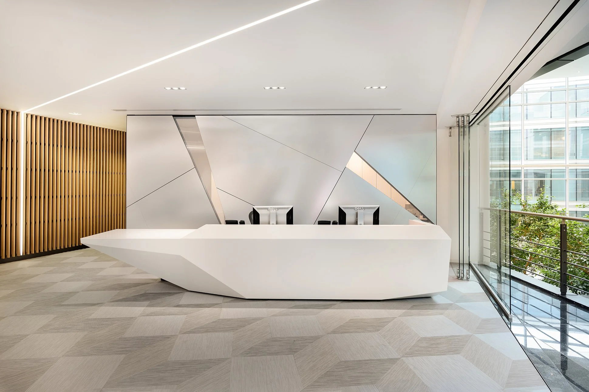 Modular_Solid_Surface_Reception_Desk.jpg