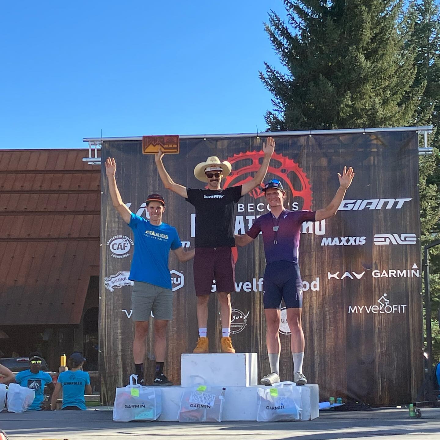 A great week of racing here at @rebeccasprivateidaho 

@andrewlespy was super strong, winning stage one and taking 3rd overall on the stage race in a very tough field. 

@haleyhuntersmith killed it, winning all three stages and the overall!

A fantas