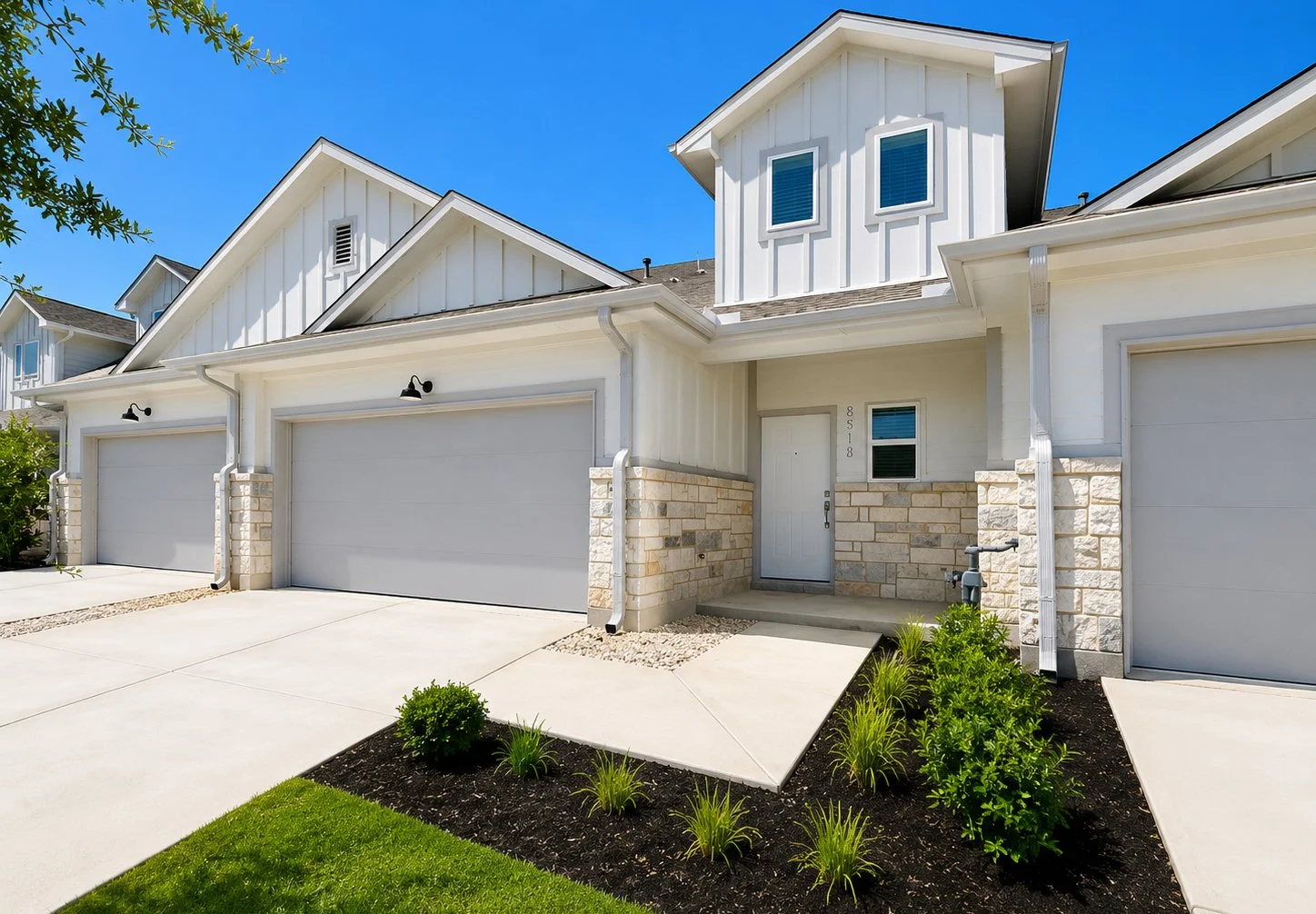 8518 Wellspring Loop Exterior Photo