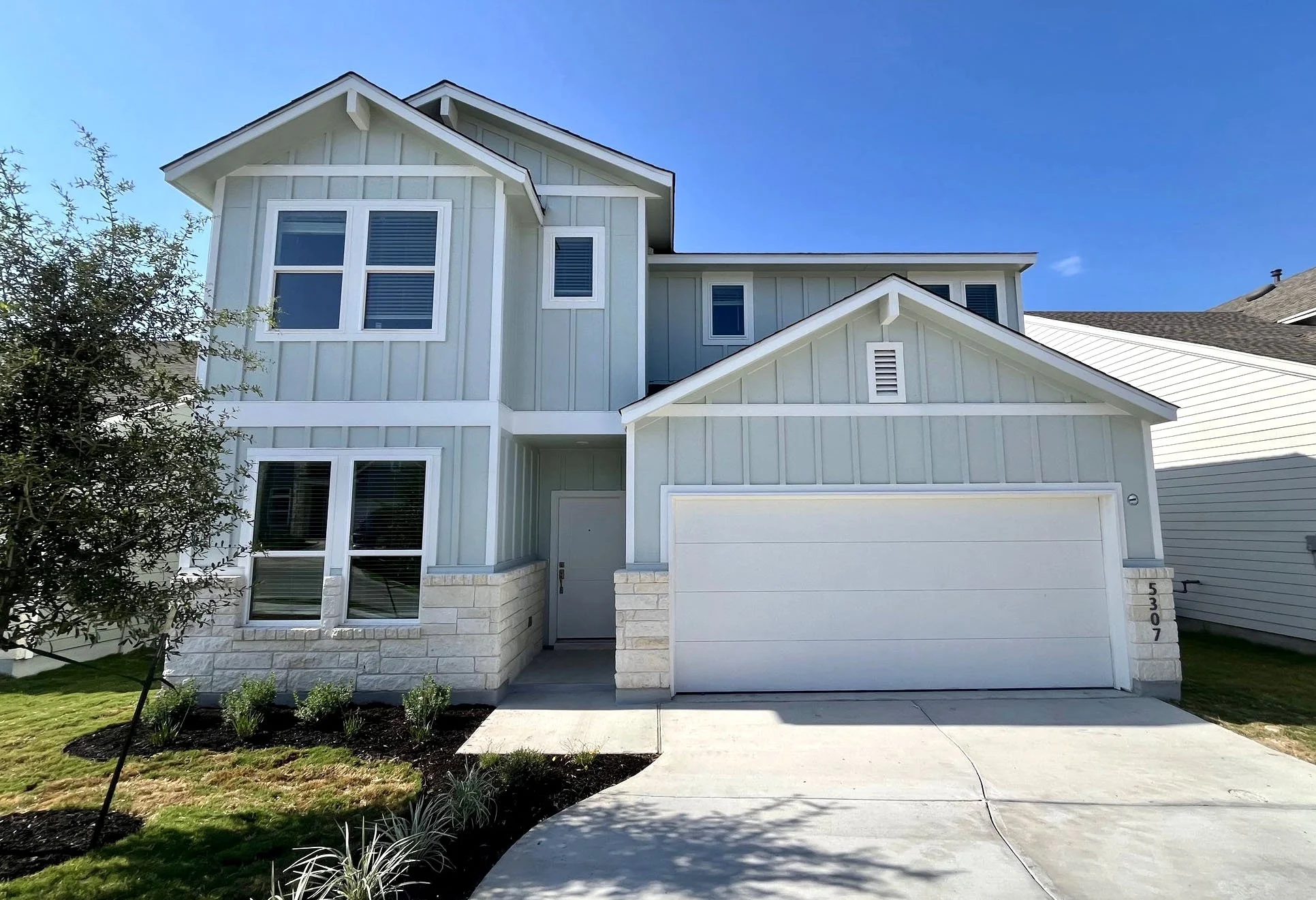 5307 Bruno Cottage Model Exterior Photo