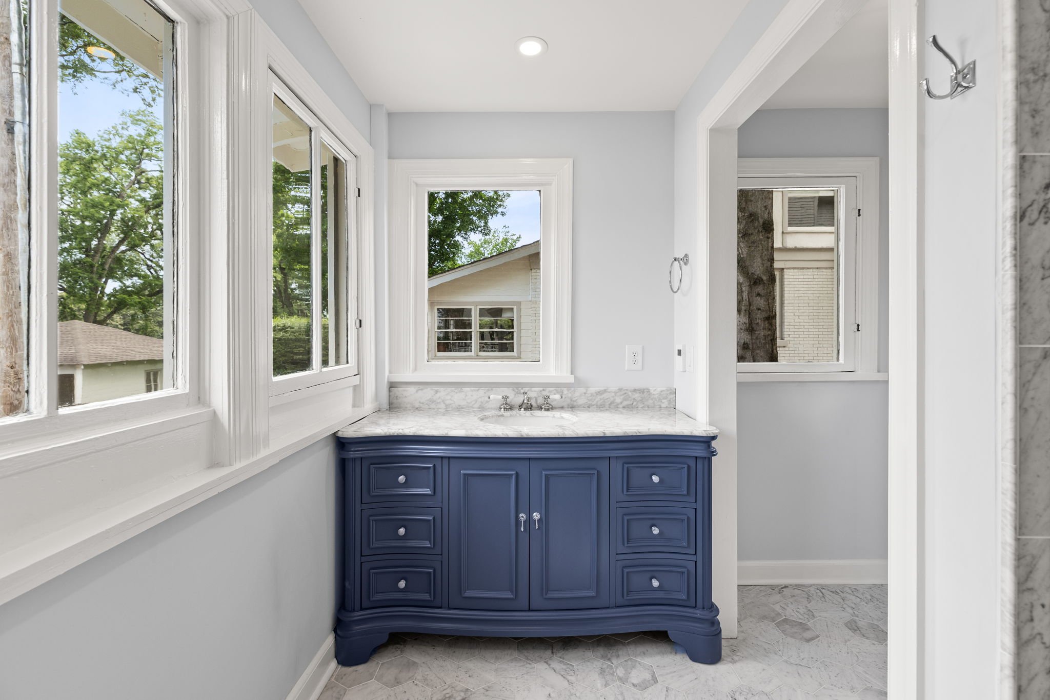 48-web-or-mls-311 W 6th St-48.jpg