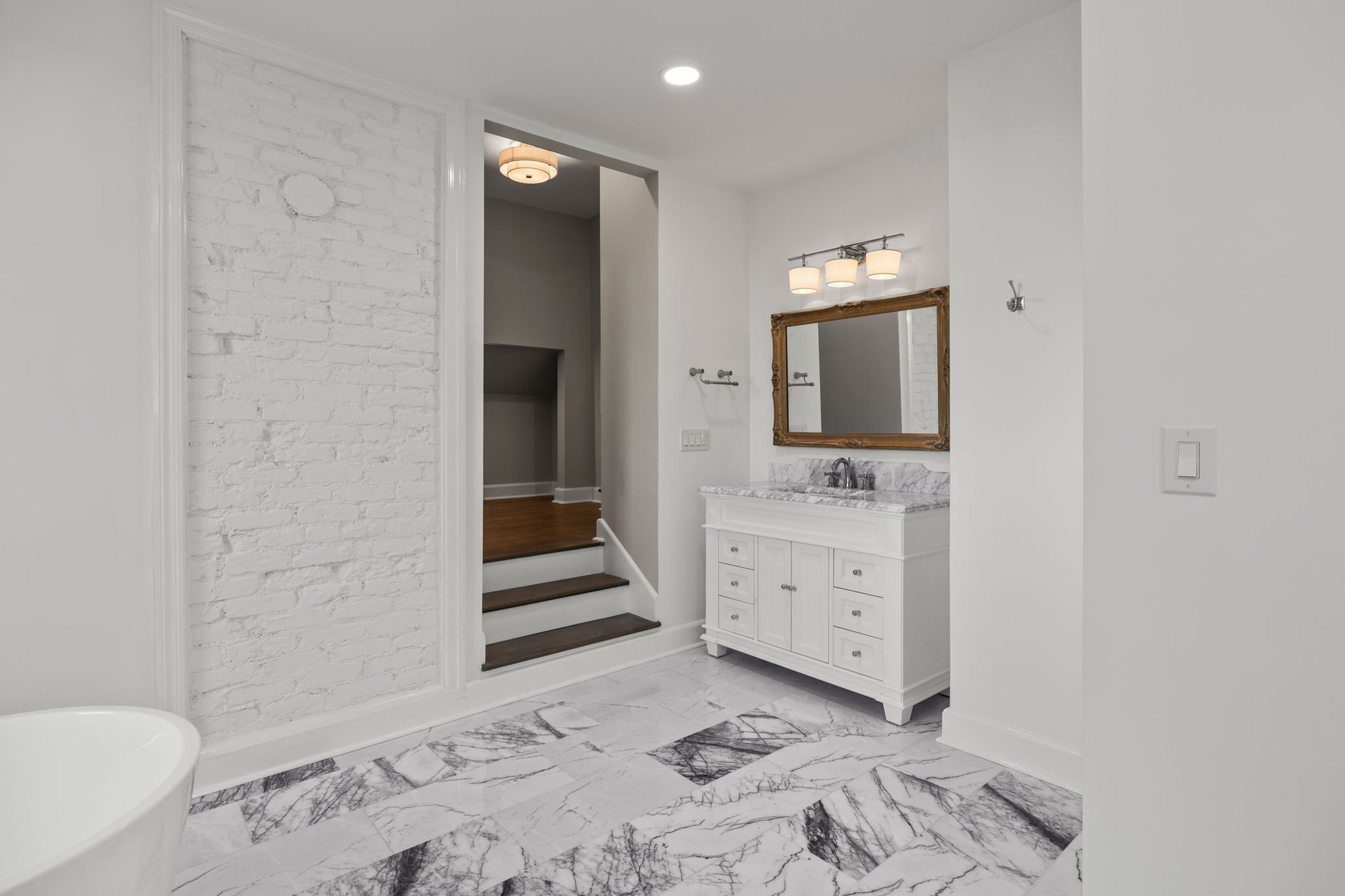 120-web-or-mls-331 W 6th St V2-18.jpg