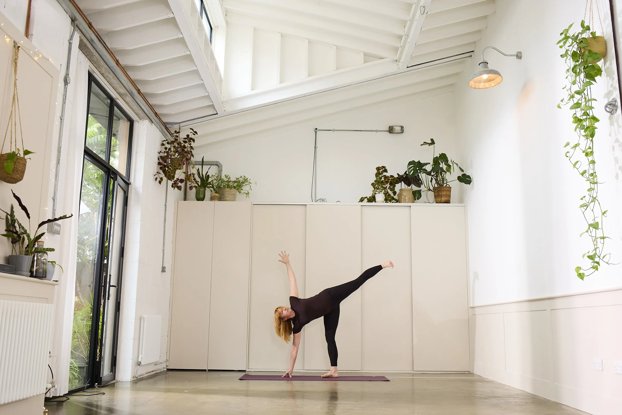 mens yoga class in kingston, london with yogabreathworks