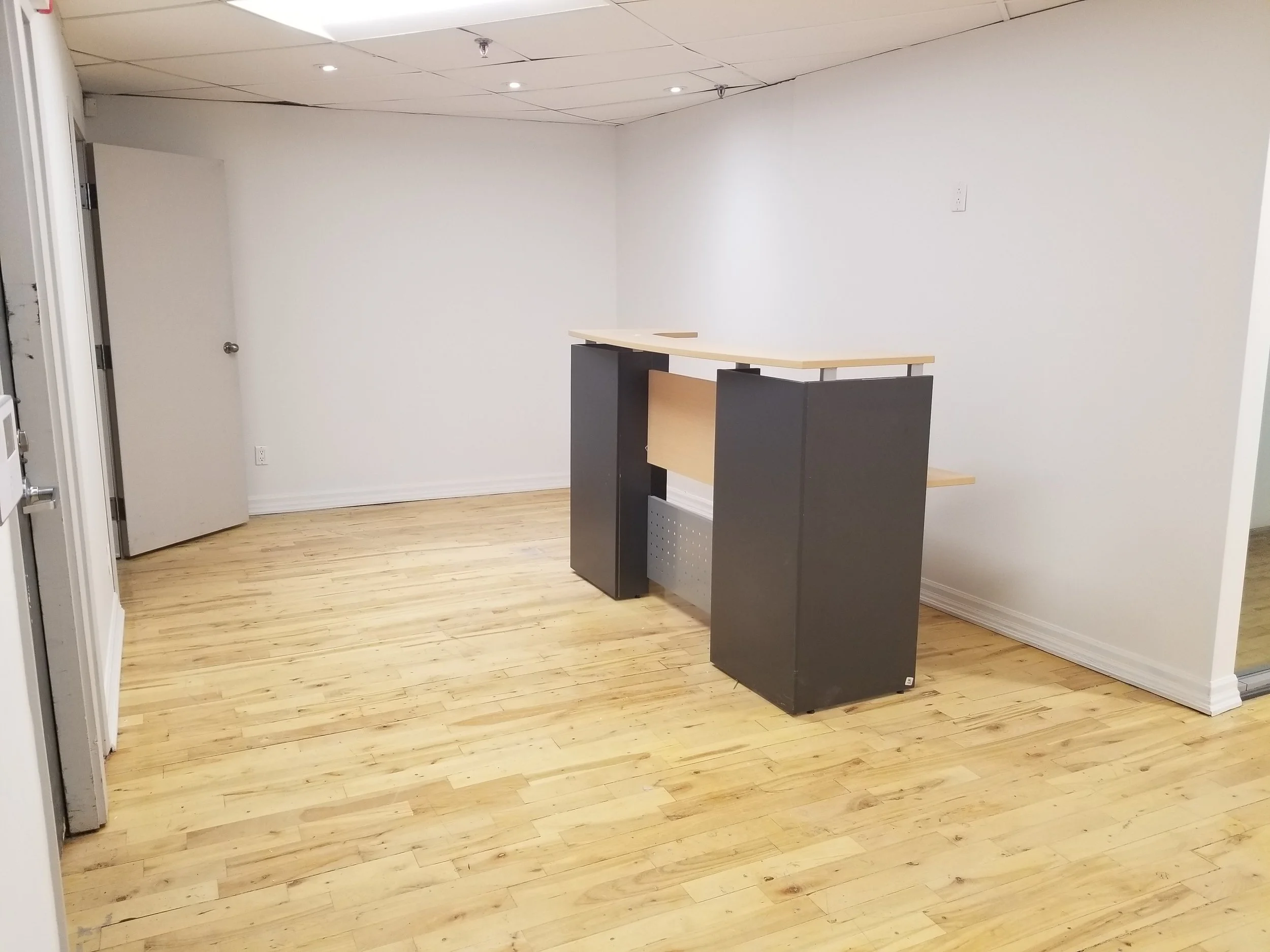 Suite 200 reception.jpg