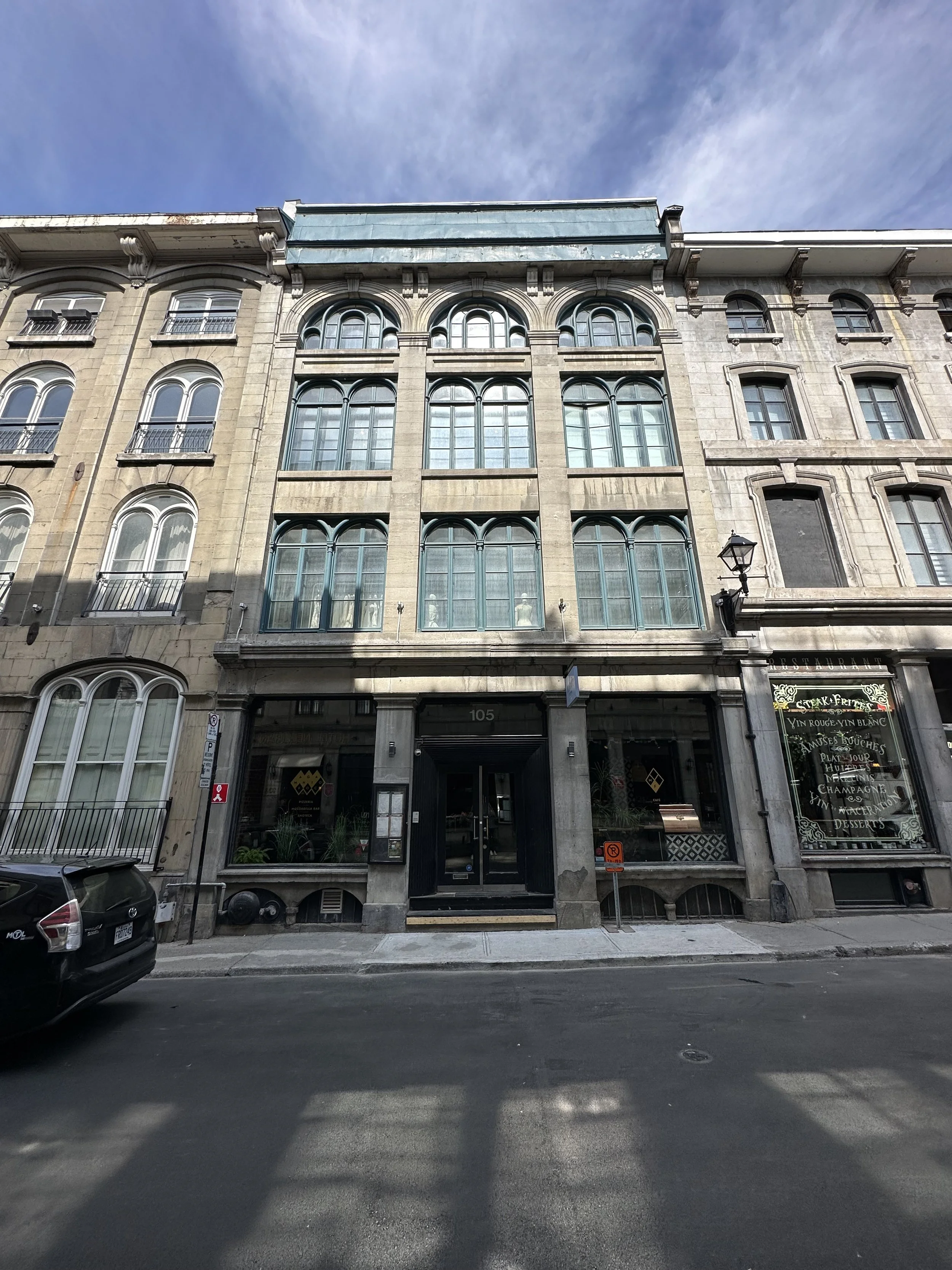 105 St. Paul Ouest, #300