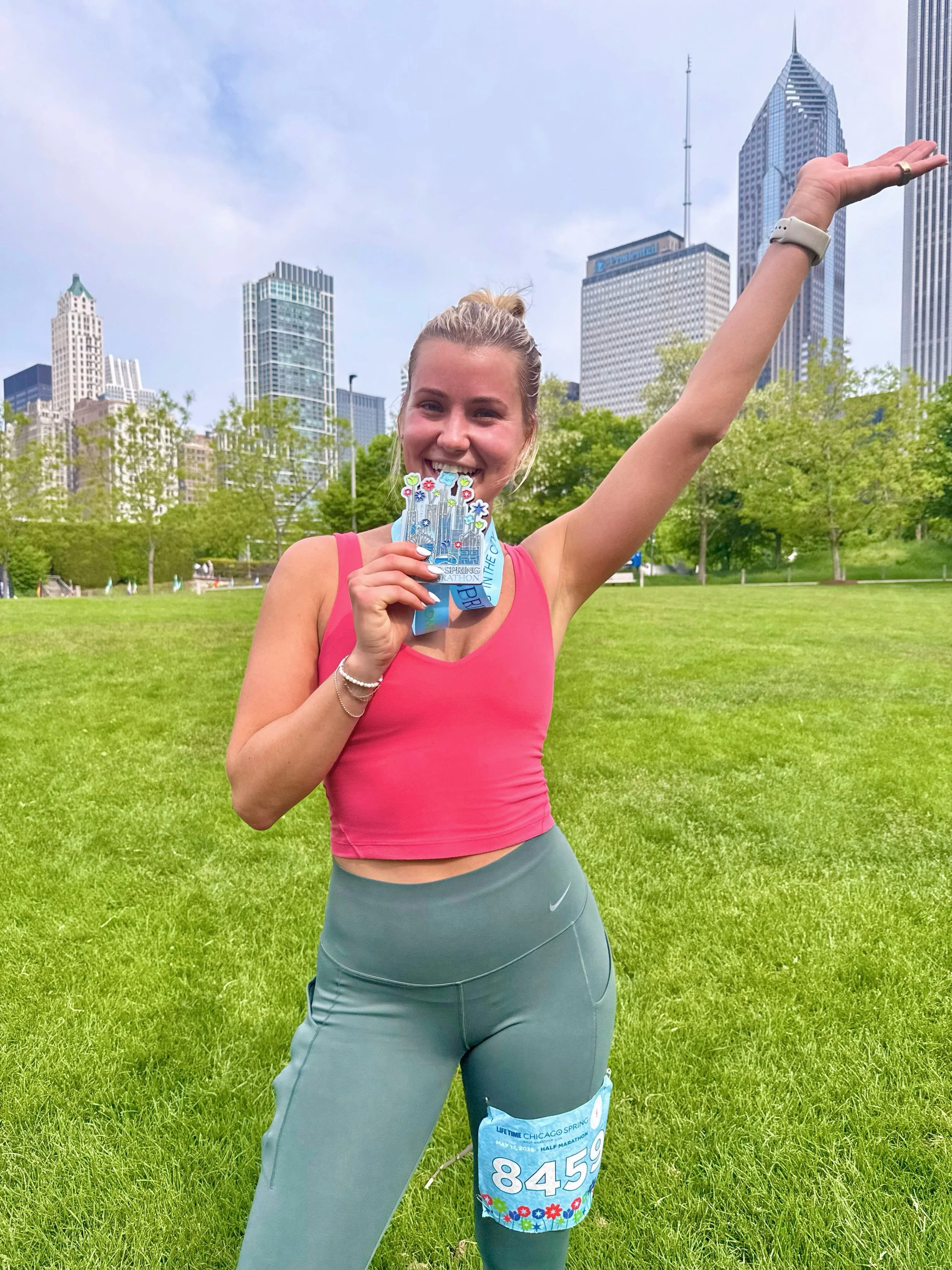 @chicagospringhalfmarathon part ✌️ but the medal was way cooler this time😍