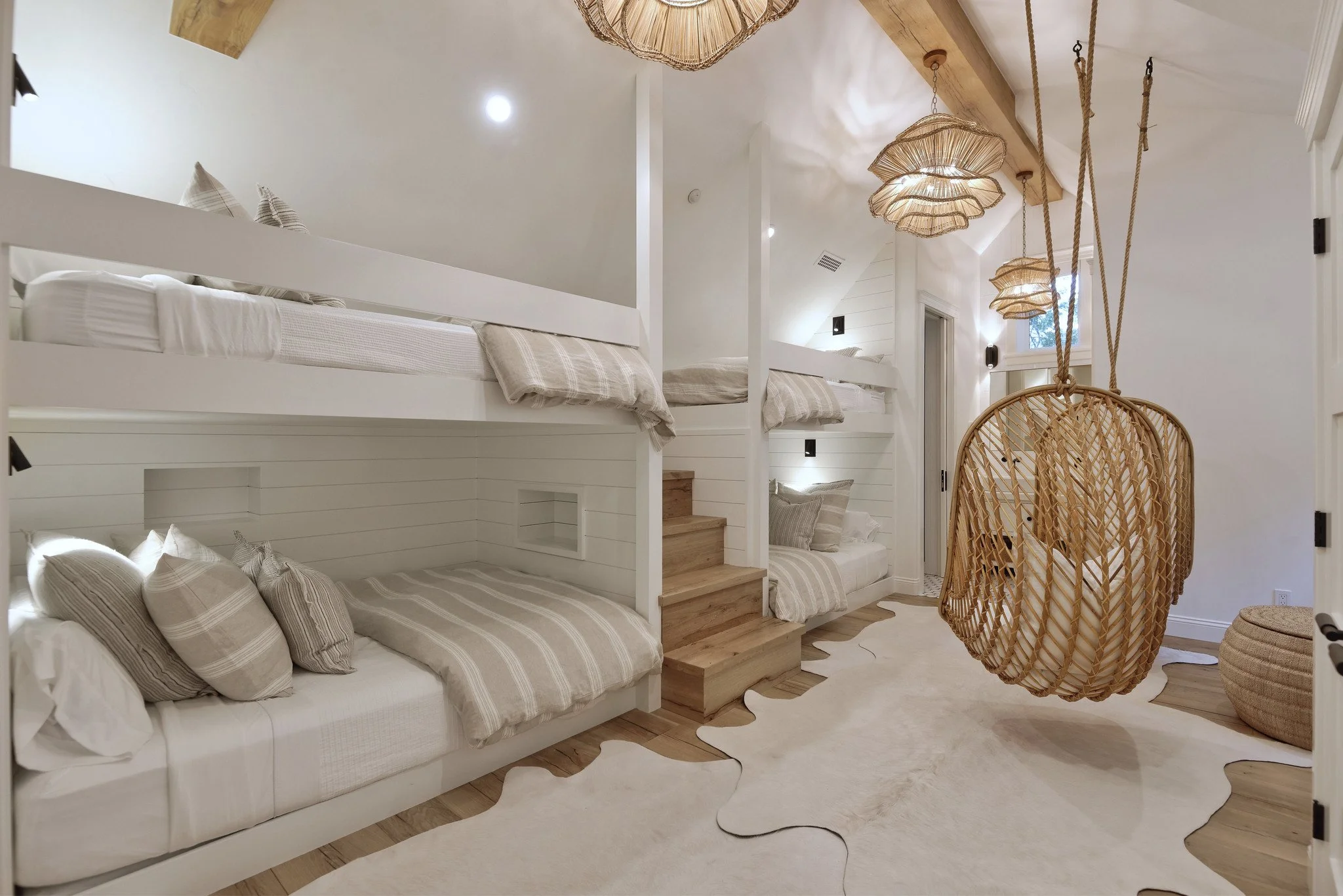 Lakehouse bunks.jpg