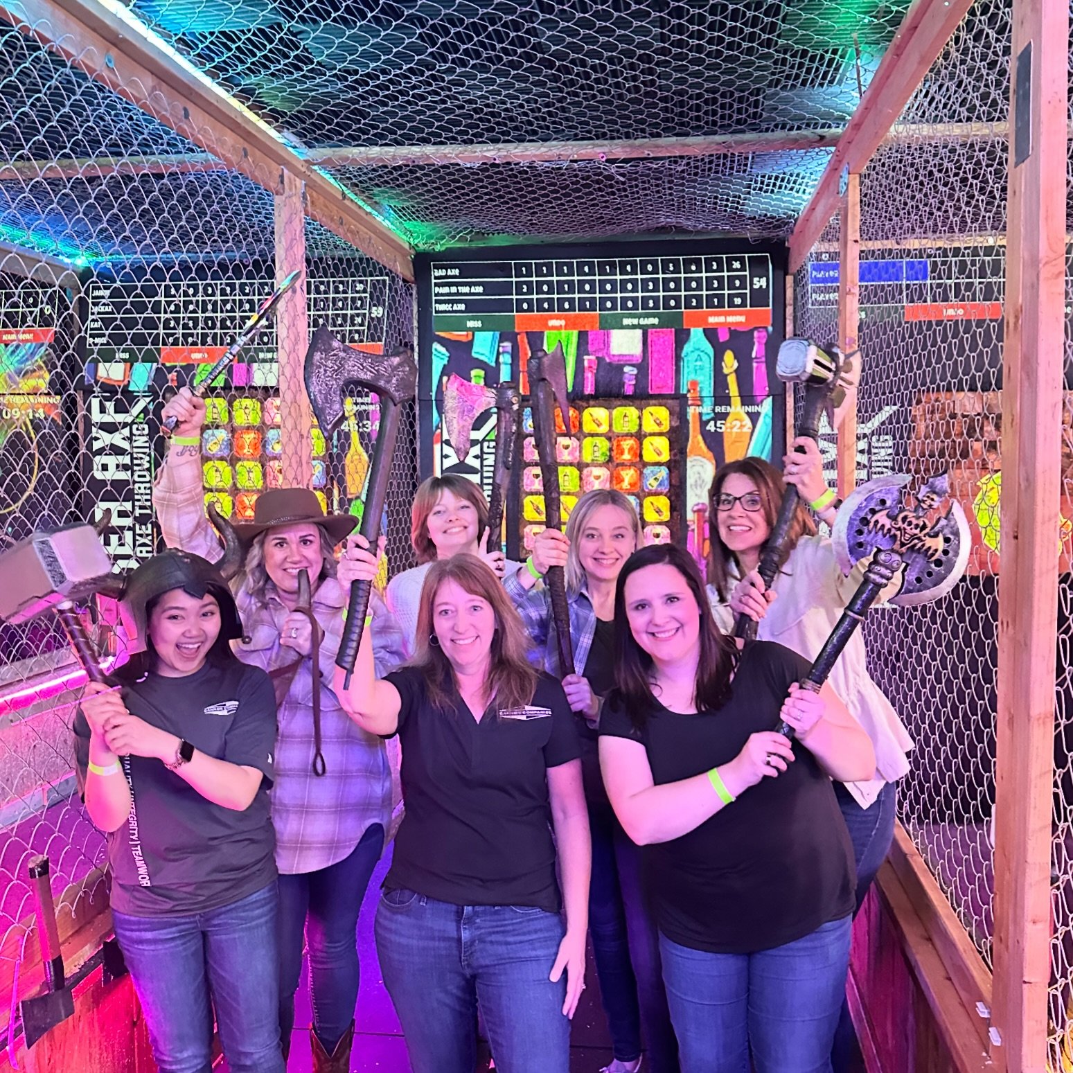 This Mothers Day moms throw for FREE! Show mom she&rsquo;s a cut above the rest 🔪🎯 (must be accompanied by regular price thrower to throw for free) #axethrowing #mothersday #exploreauburn