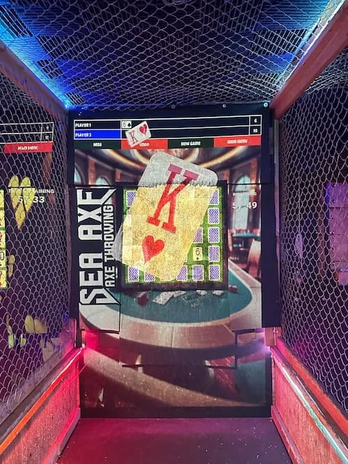 Axe  throwing game 21