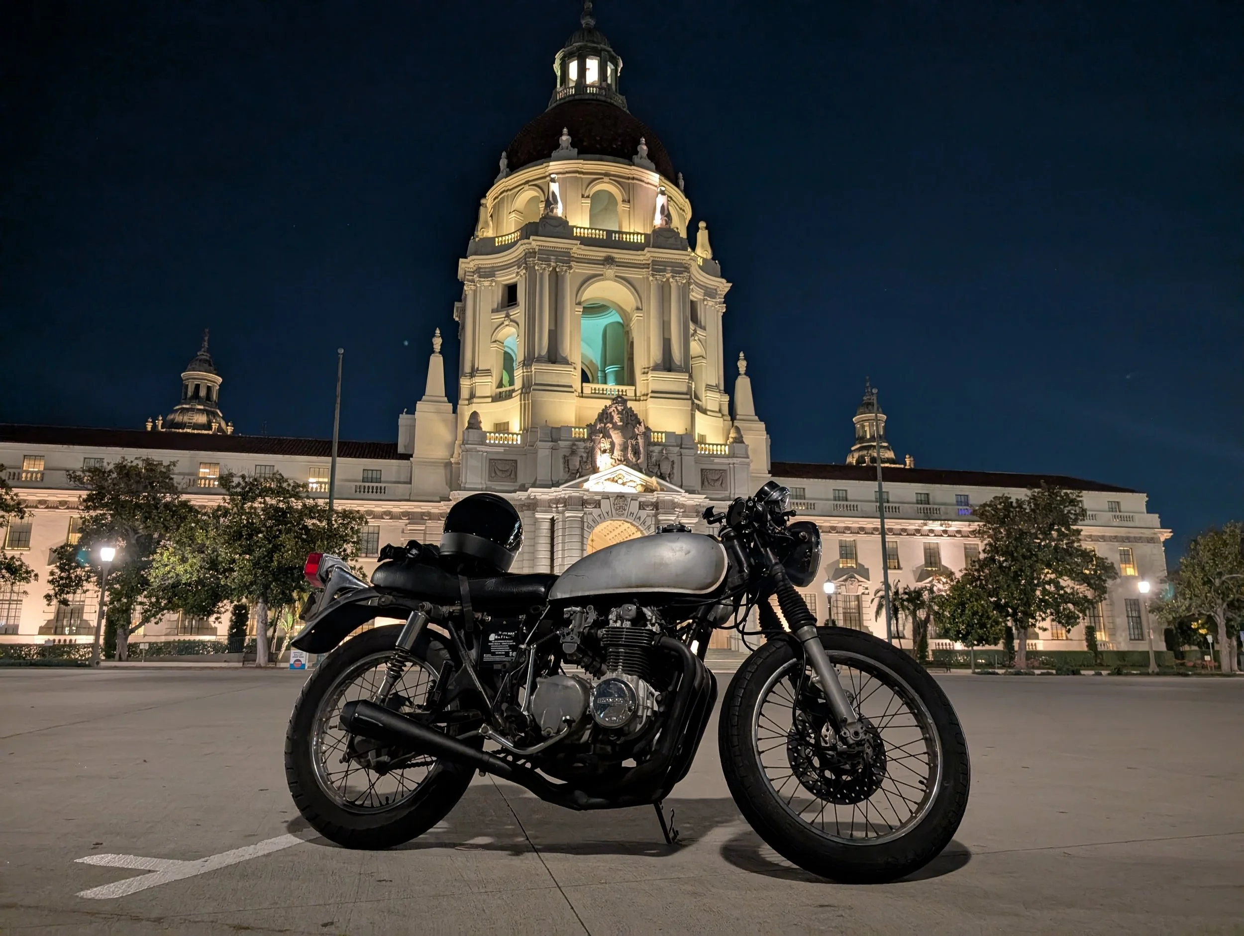 Working on building a Brat style cafe racer from a non running CB550.