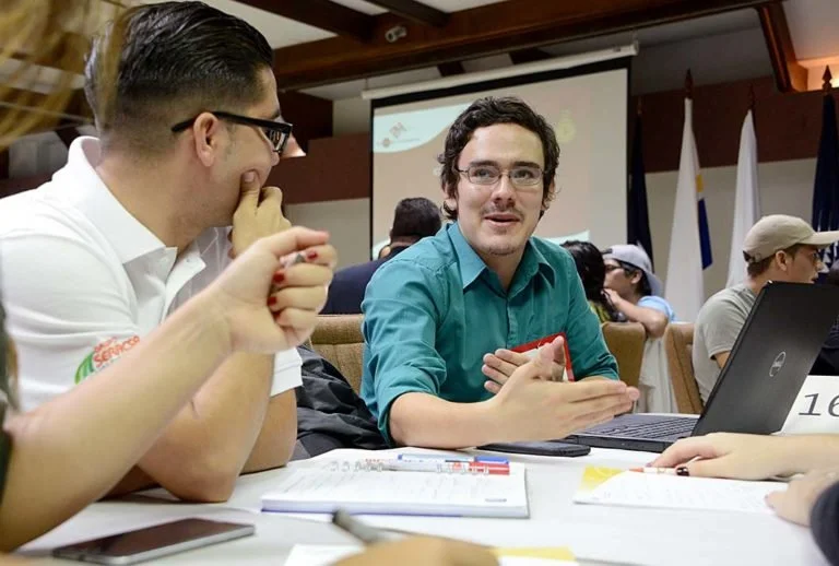 “Clic para emprender” impulsará a estudiantes a iniciar su negocio