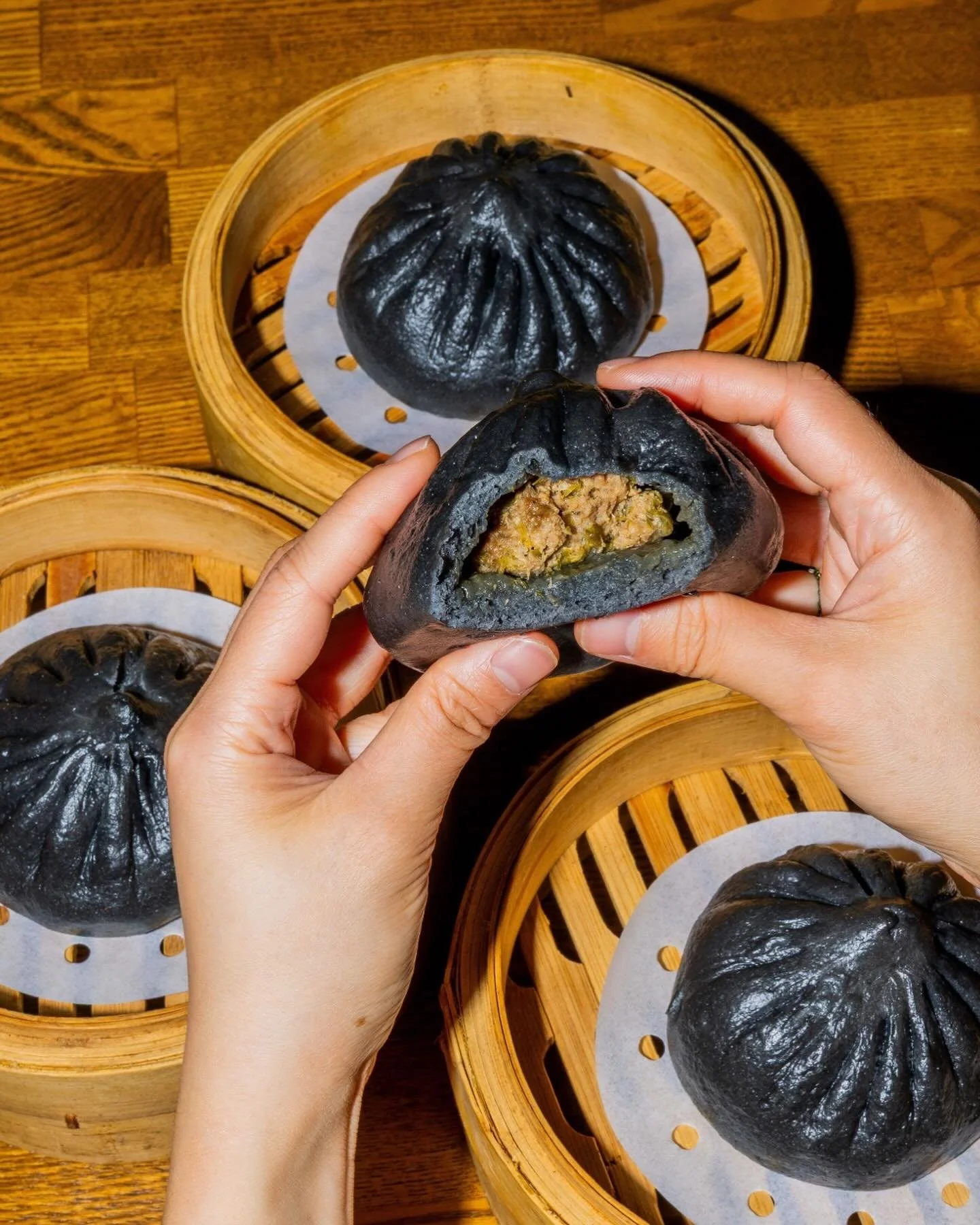 🌟 Breakfast Menu Spotlight: Peppery Kurobuta Charcoal Bao 嘿嘿包

One of our breakfast highlights at Liang&rsquo;s Village is the Peppery Kurobuta Charcoal Bao. These handmade buns are filled with kurobuta pork, finely crushed black pepper, premium oys