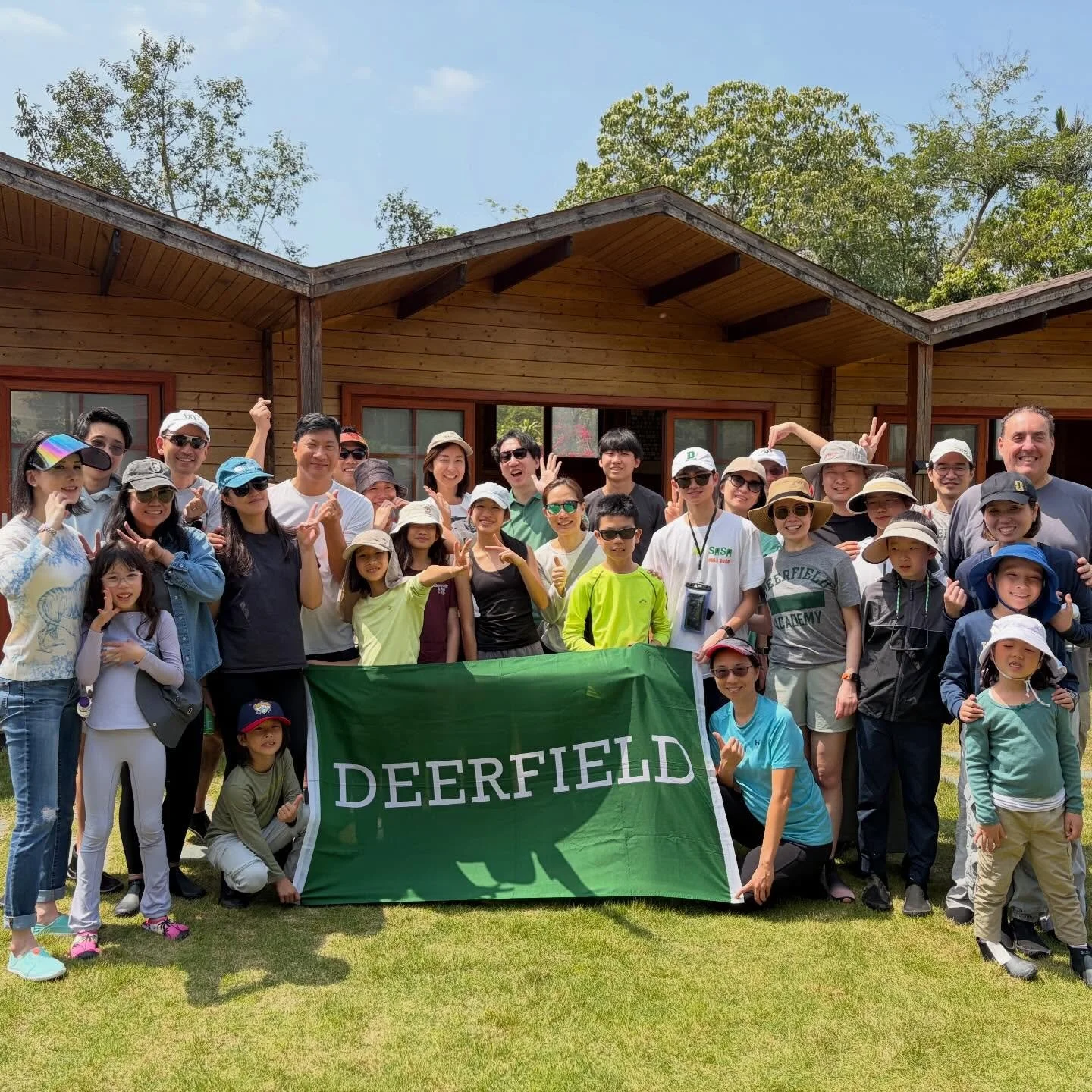 Learned about oyster reef conservation, restoration, and mudflat wildlife in Pak Nai during a @tnc_hk eco tour organized by @deerfieldacademy Hong Kong 🦪🌊☀️ 

Support @tnc_hk &lsquo;s conservation efforts &mdash; visit their page to see how you can
