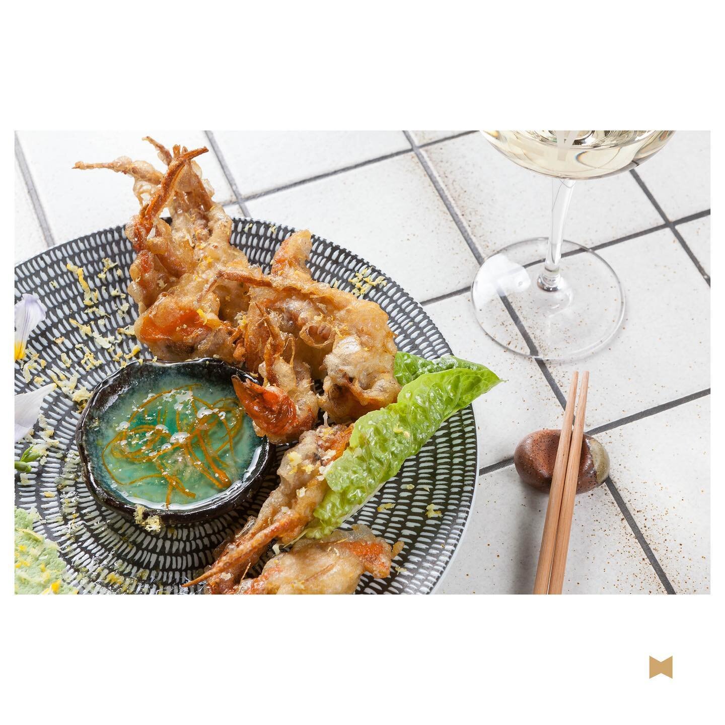 Treat yourself and your comrades on this hump day to RuYi&rsquo;s &lsquo;clawsome&rsquo; citrus scented soft shell crab, as you&rsquo;ve wished. 🌞🦀🦀

One of RuYi&rsquo;s classic dishes; it uses the most premium grade soft shell crab coated with a 