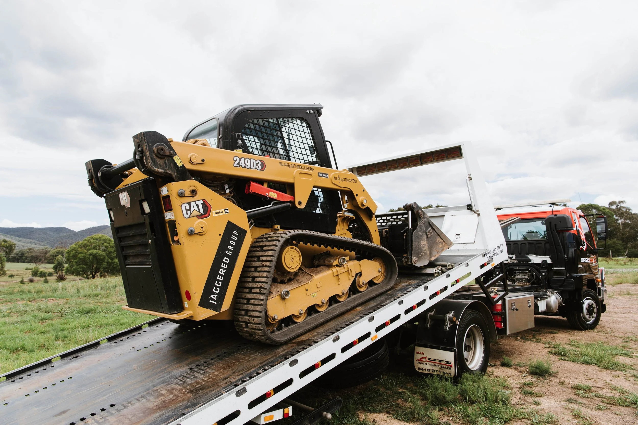 DIRECT LYNX HAULING CONSTRUCTION MACHINERY