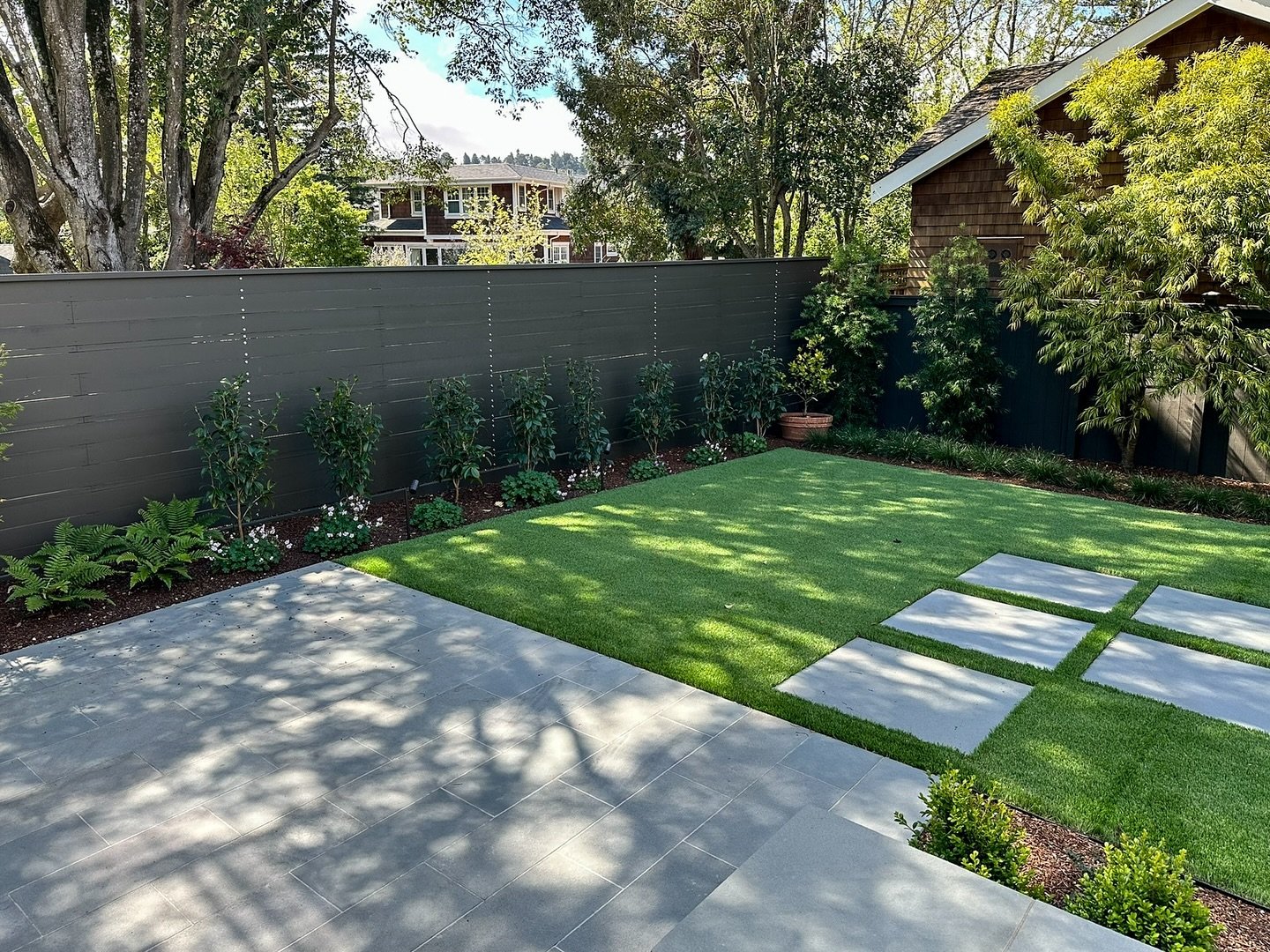 All wrapped up just in time for spring 🌸

Architect: Jay Thayer

#landscapecontractor #bayarealandscapedesign #bayareafinegardening #sanfranciscobayarea #gardendesign#luxurylandscapes #landscapedesign #bayarealandscapedesign #landscapemaintenance #b