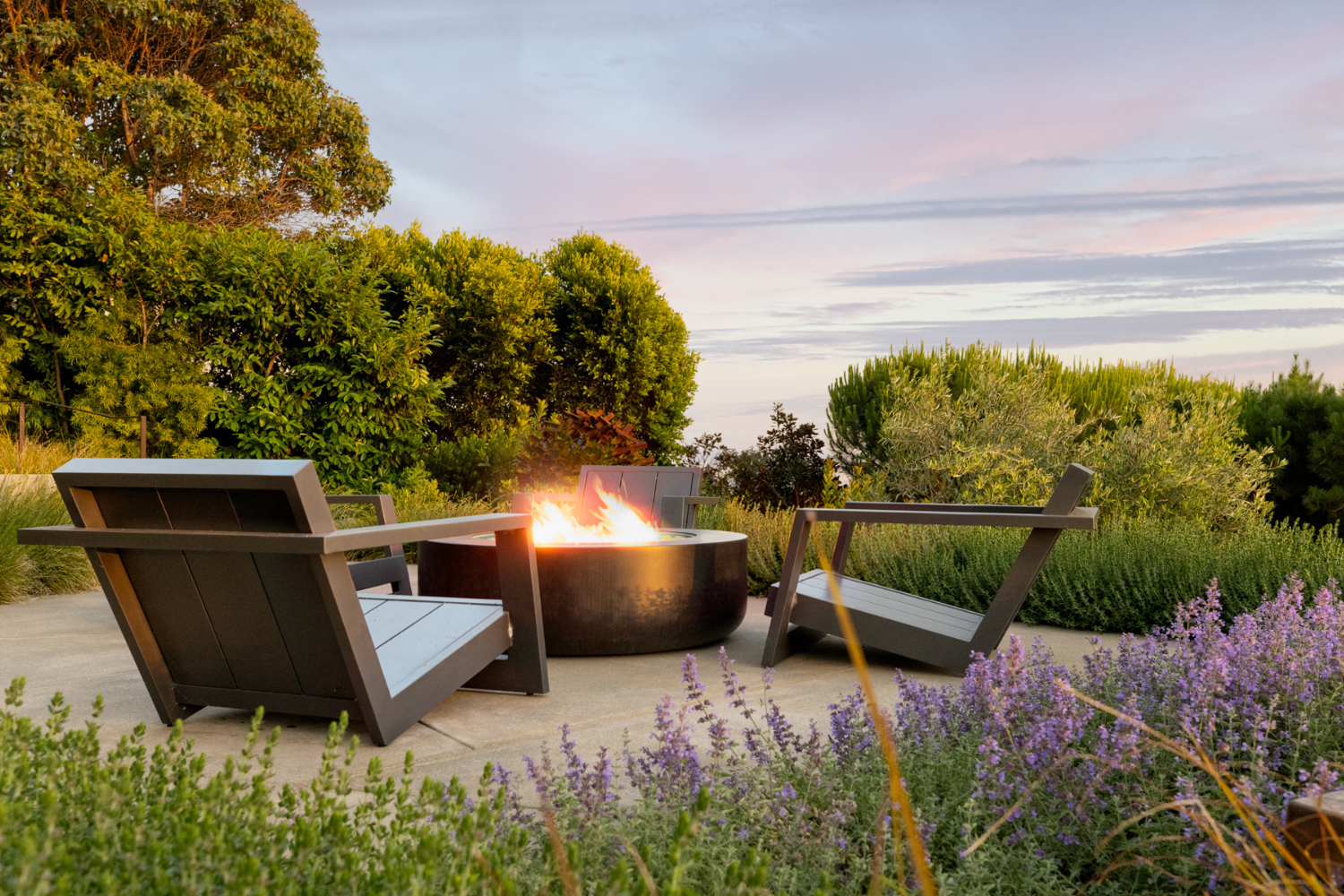 Custom Outdoor Spaces: Design, Costs, and Hiring Right