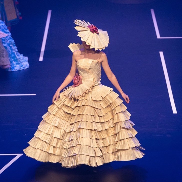 Wearable Art Mandurah 2022
Directed by @helenduncanprojects 
Lighting design Rowan van Blomestein @iconaudiovisual 
Featured Garment, Madison Dorotich &ndash; Dress of Stories
(Youth 13-18 Honourable Mention)
Photographer @stephenheathphotography 
Fu