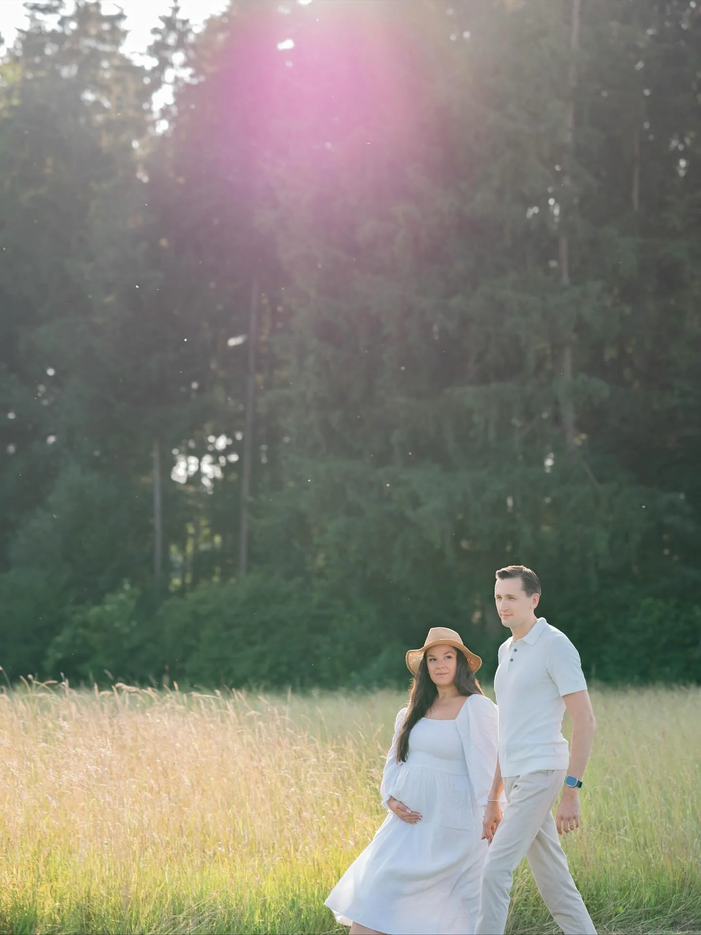 Hand in hand 🫶🏻 #parents #parentstobe #pregnancy #pregnant #pregnancyshoot #pregnancyshooting #love #couple #photoshoot #lucerne #zurich #switzerland