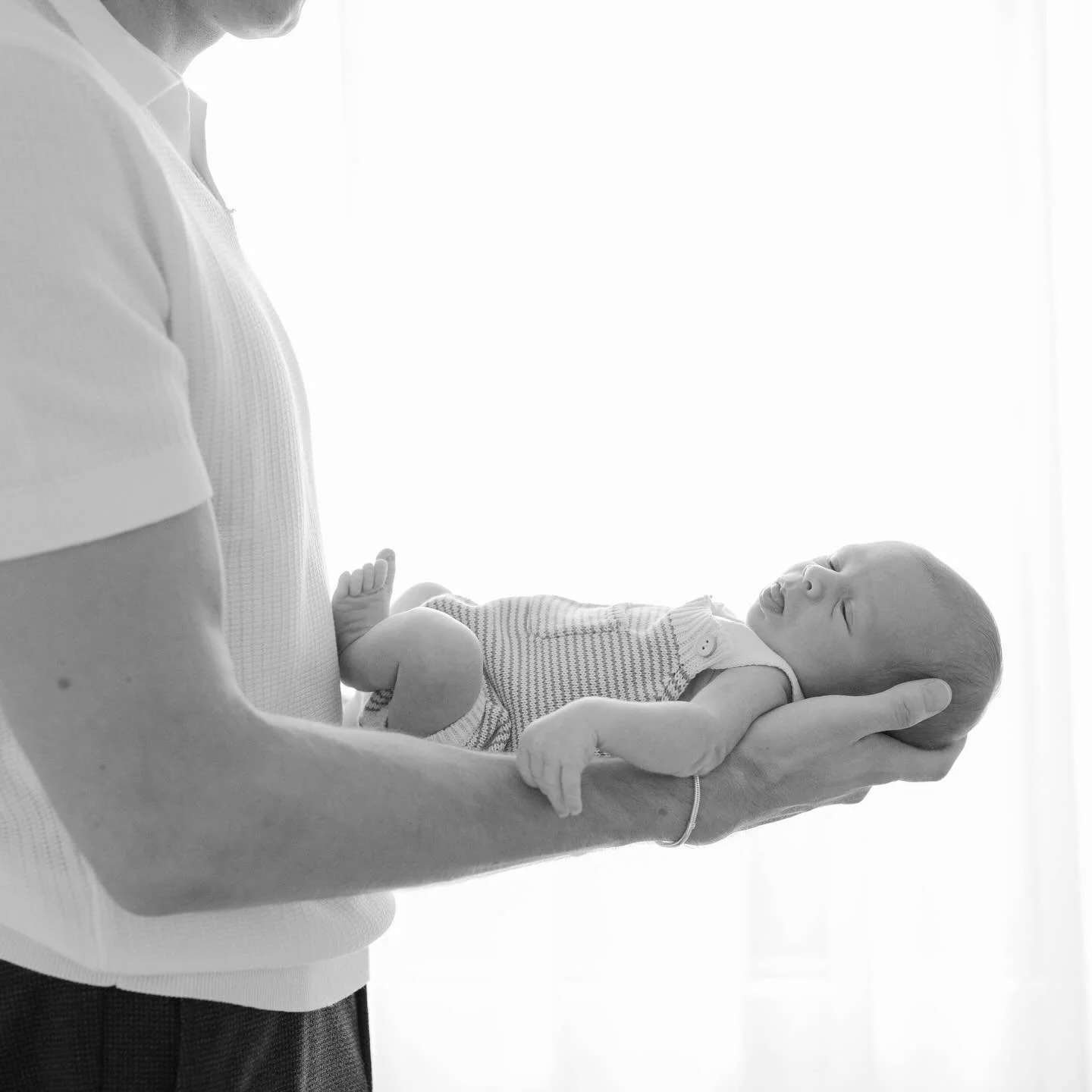 🩵💙

#baby #babysphotography #babyphotography #babylove #family #familyphotoshoot #mom #dad