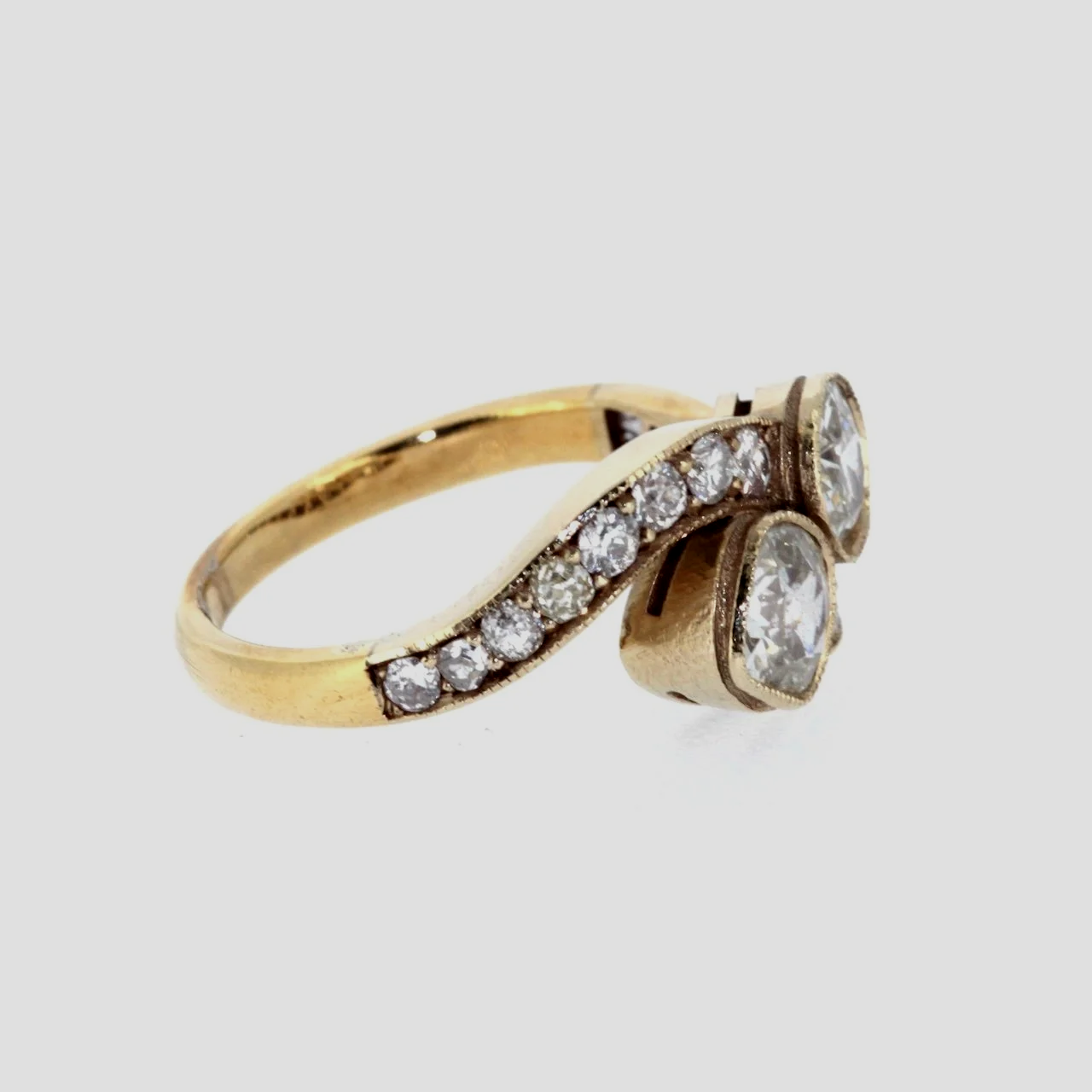 Old-cut-moi-toi-twist-ring-18k-yellow-gold-jewellery-www.saulgreenstein.co.uk4.png